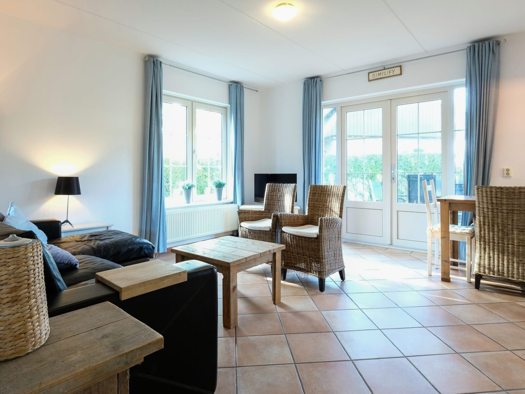 De woonkamer van Anzelhoef 5 in Sint Maartenszee