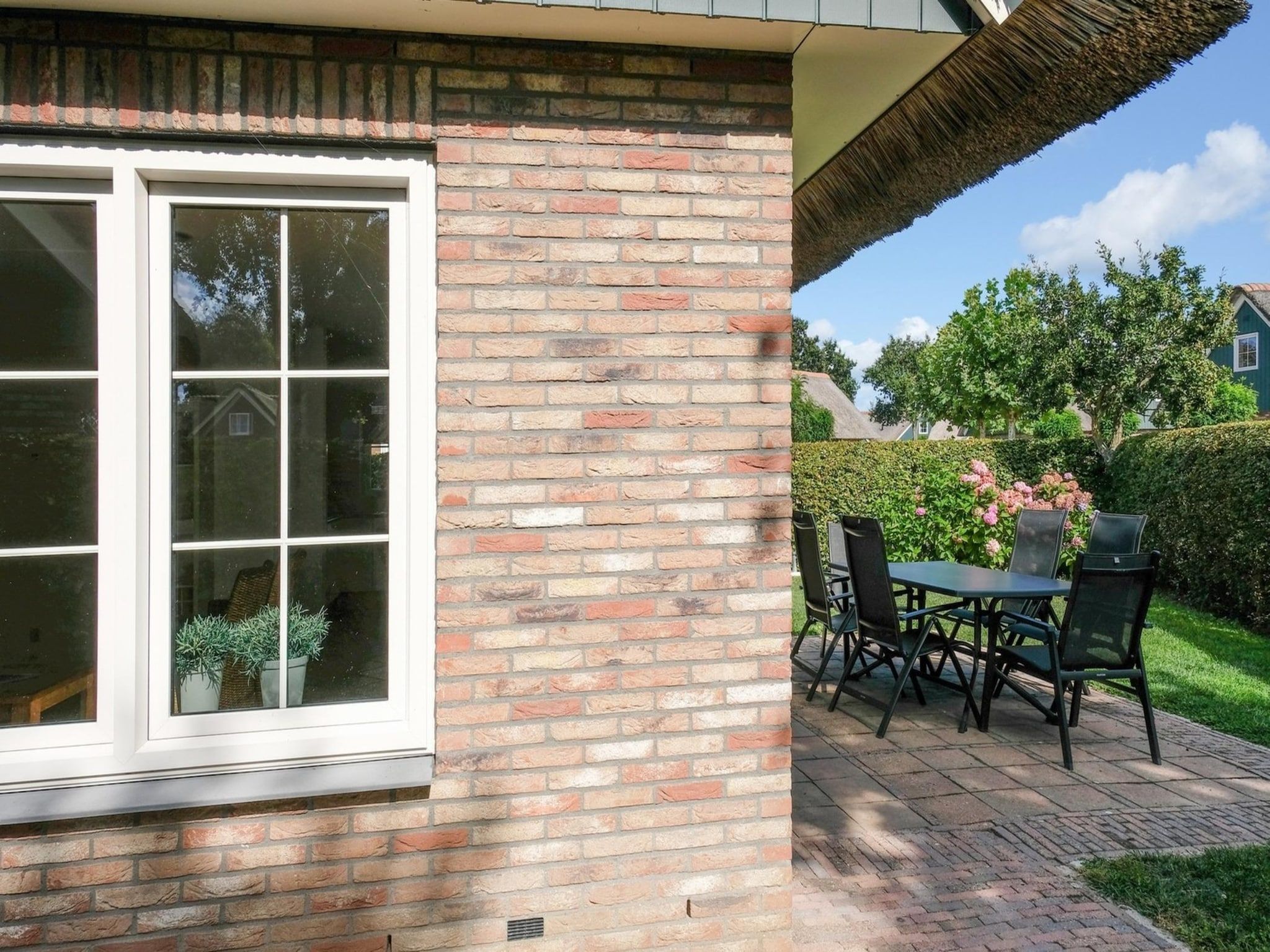 Het terras van Anzelhoef 5 in Sint Maartenszee