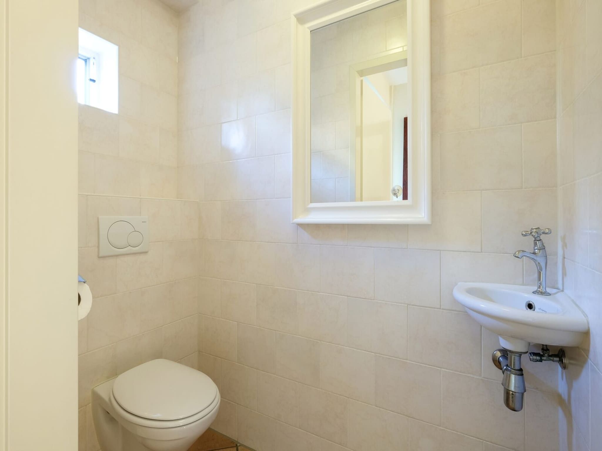 De badkamer van Anzelhoef XL 19 in Sint Maartenszee