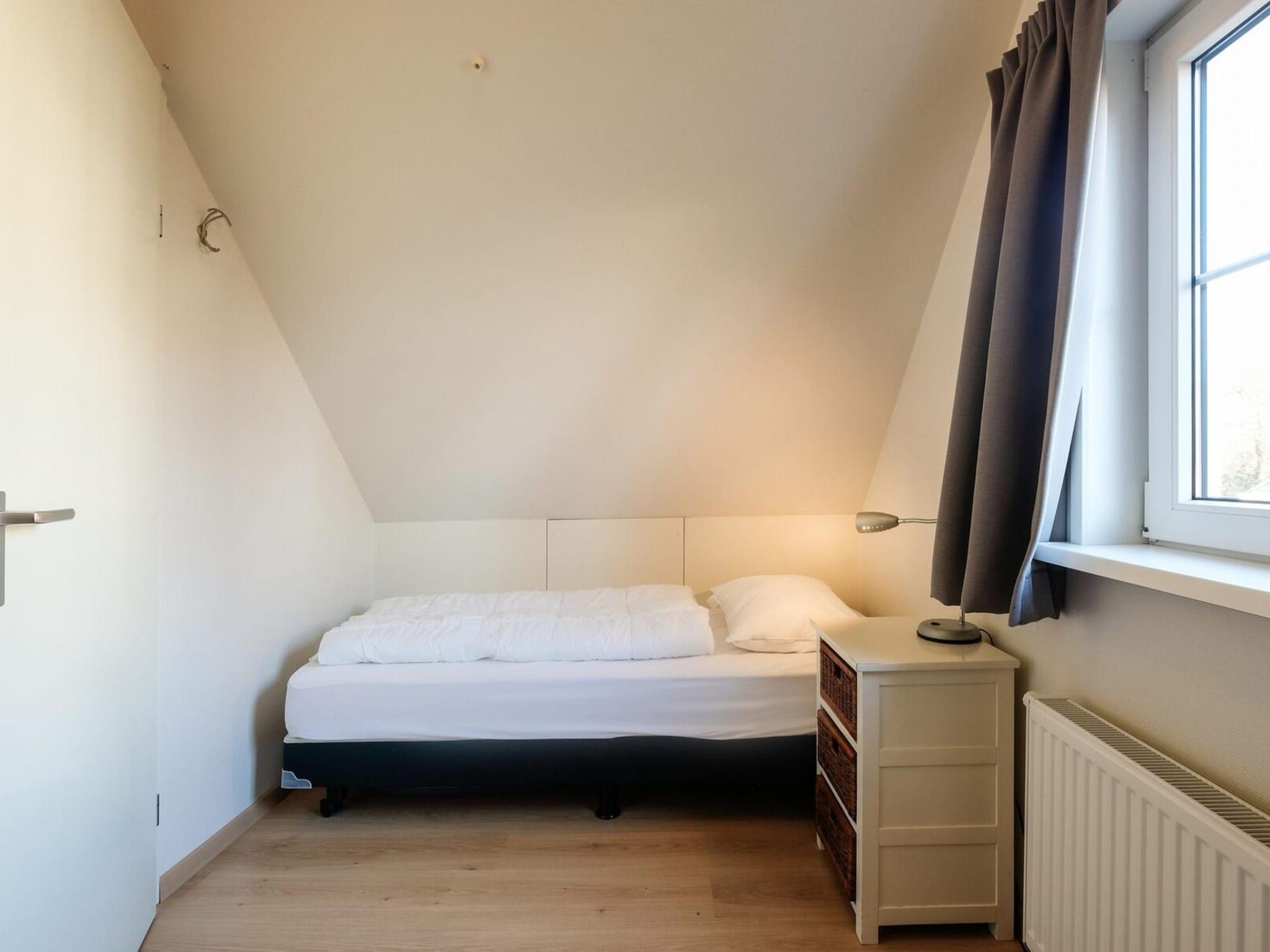De badkamer van Anzelhoef XL 19 in Sint Maartenszee