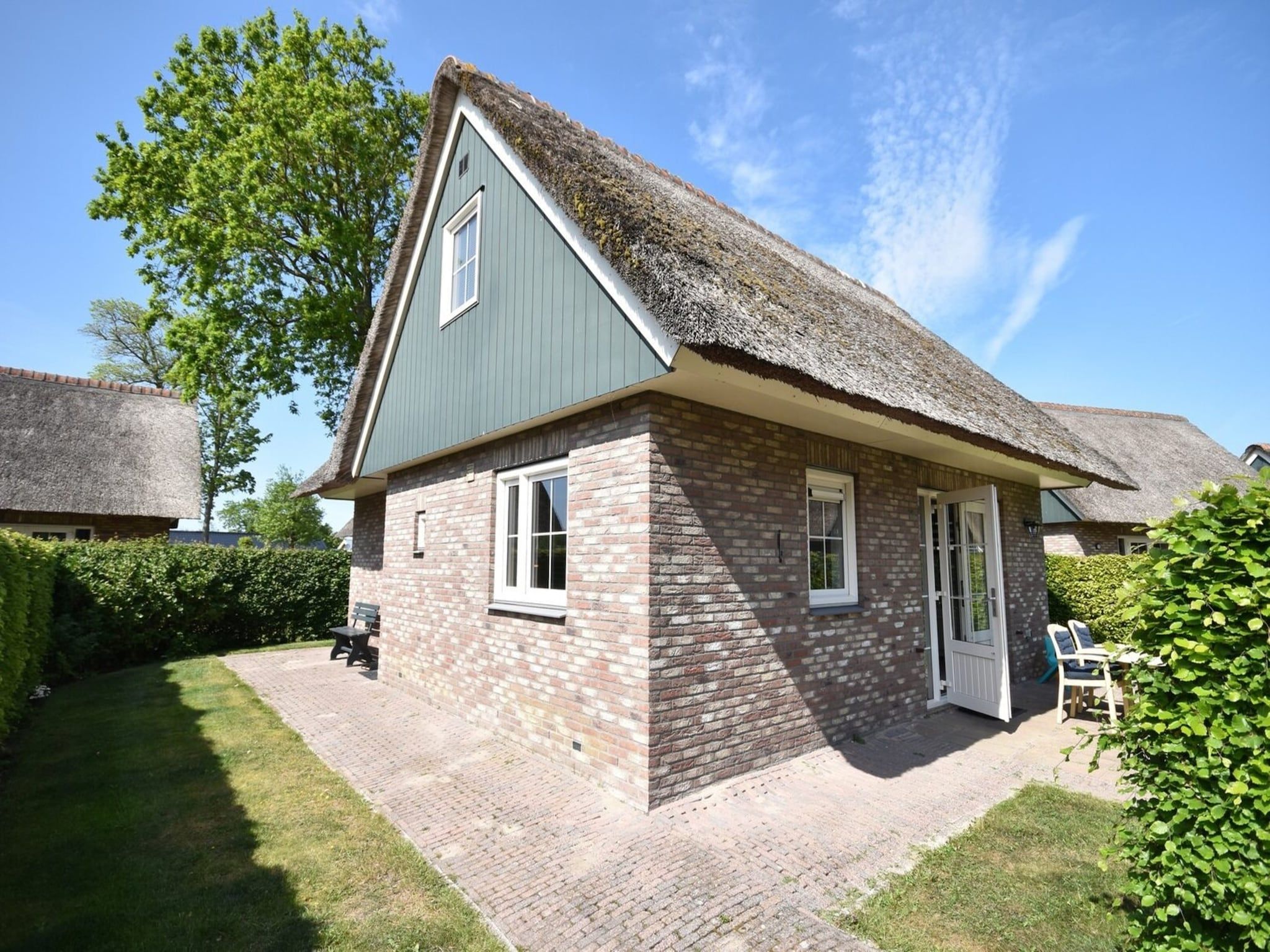 De woonkamer van Anzelhoef 11 in Sint Maartenszee