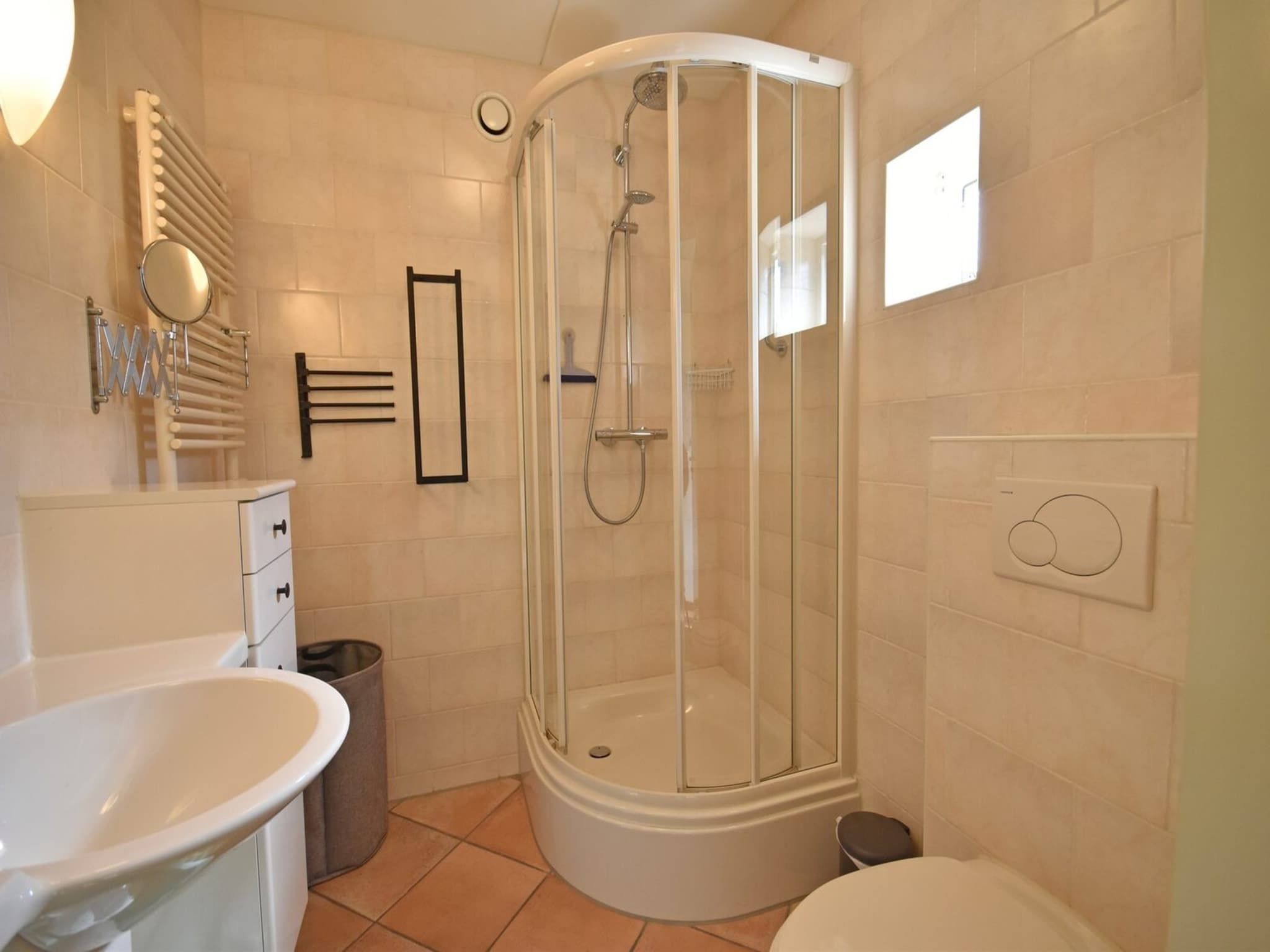De badkamer van Anzelhoef 11 in Sint Maartenszee