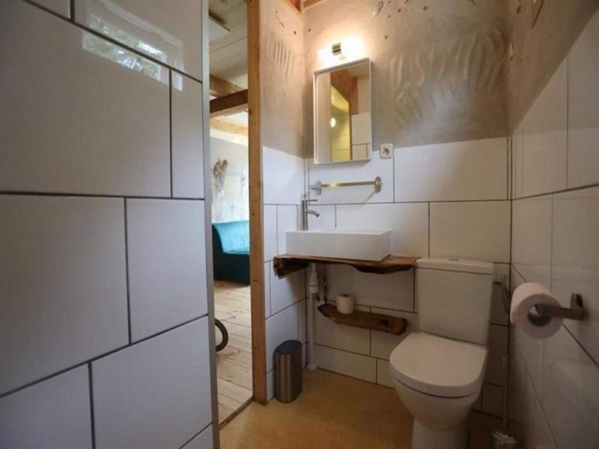 De badkamer van Campanula 171 in Sint Maartenszee
