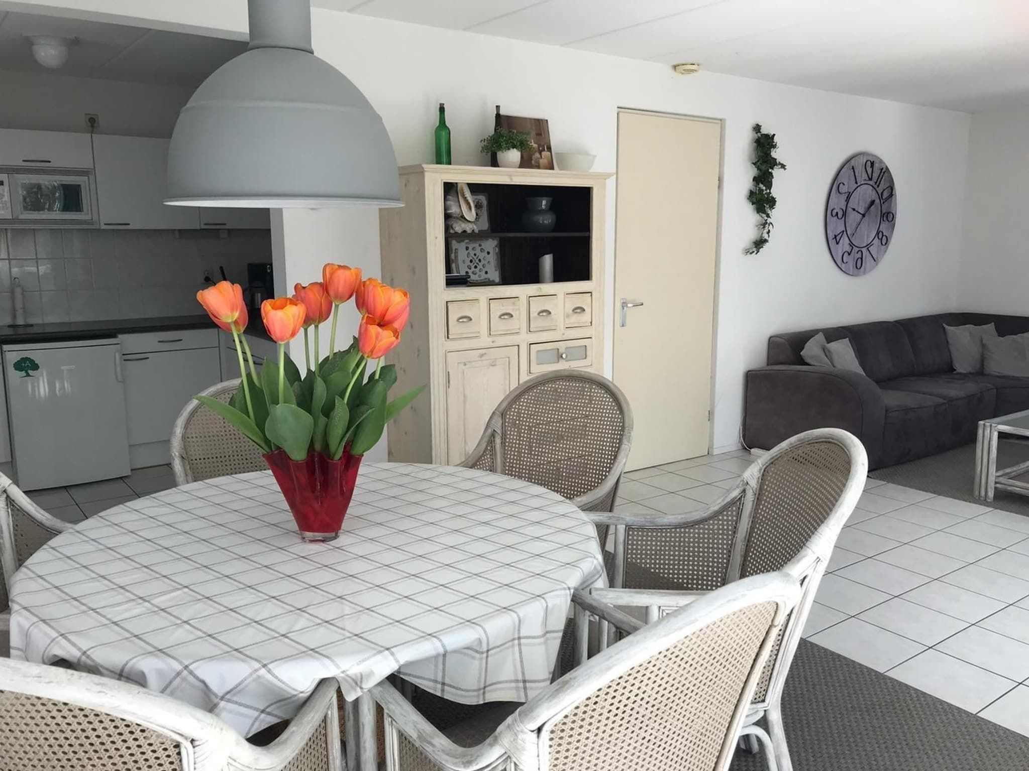 De eetkamer van Bohemien 27 in Sint Maartenszee