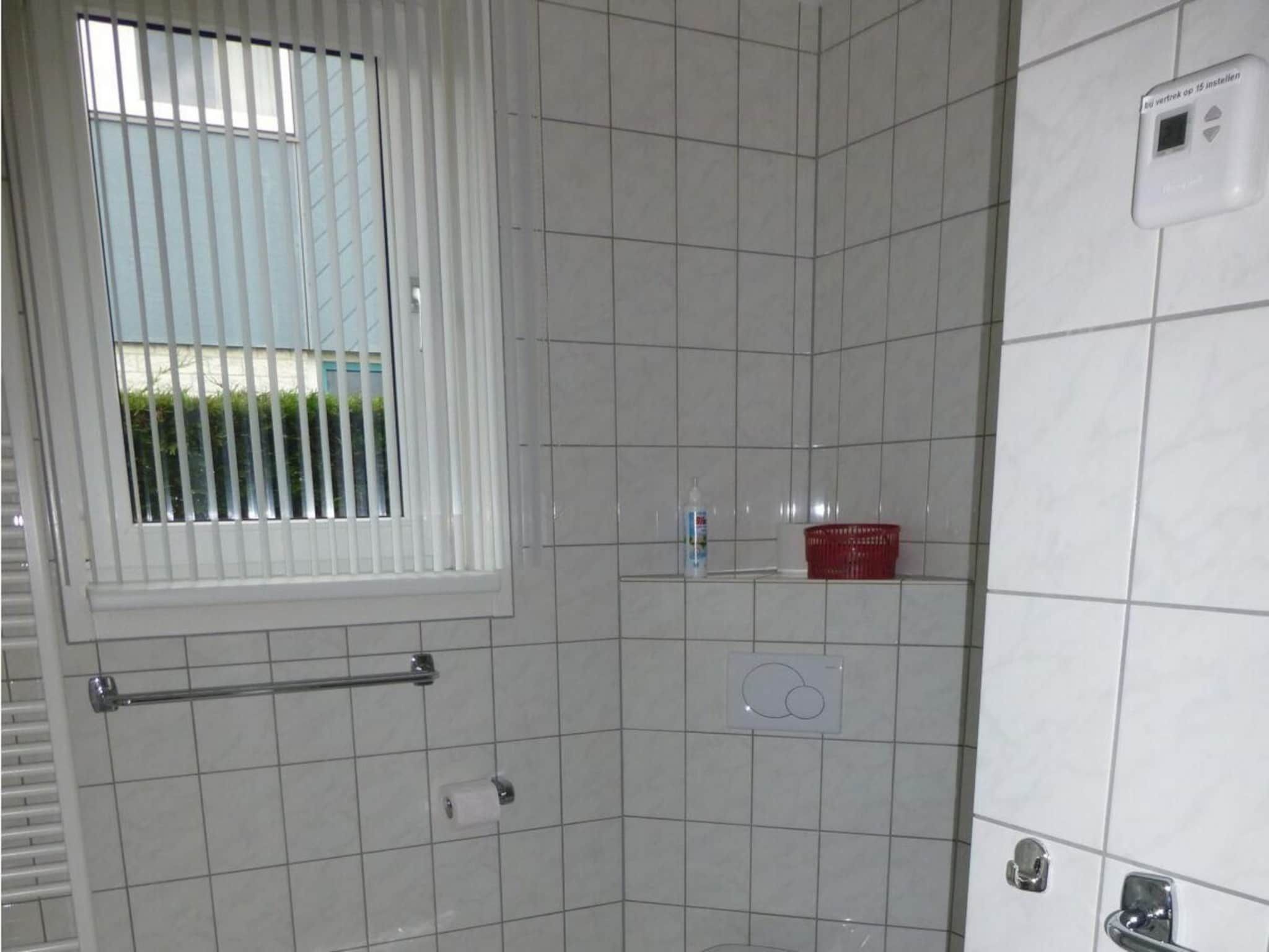 De badkamer van Bohemien 47 in Sint Maartenszee
