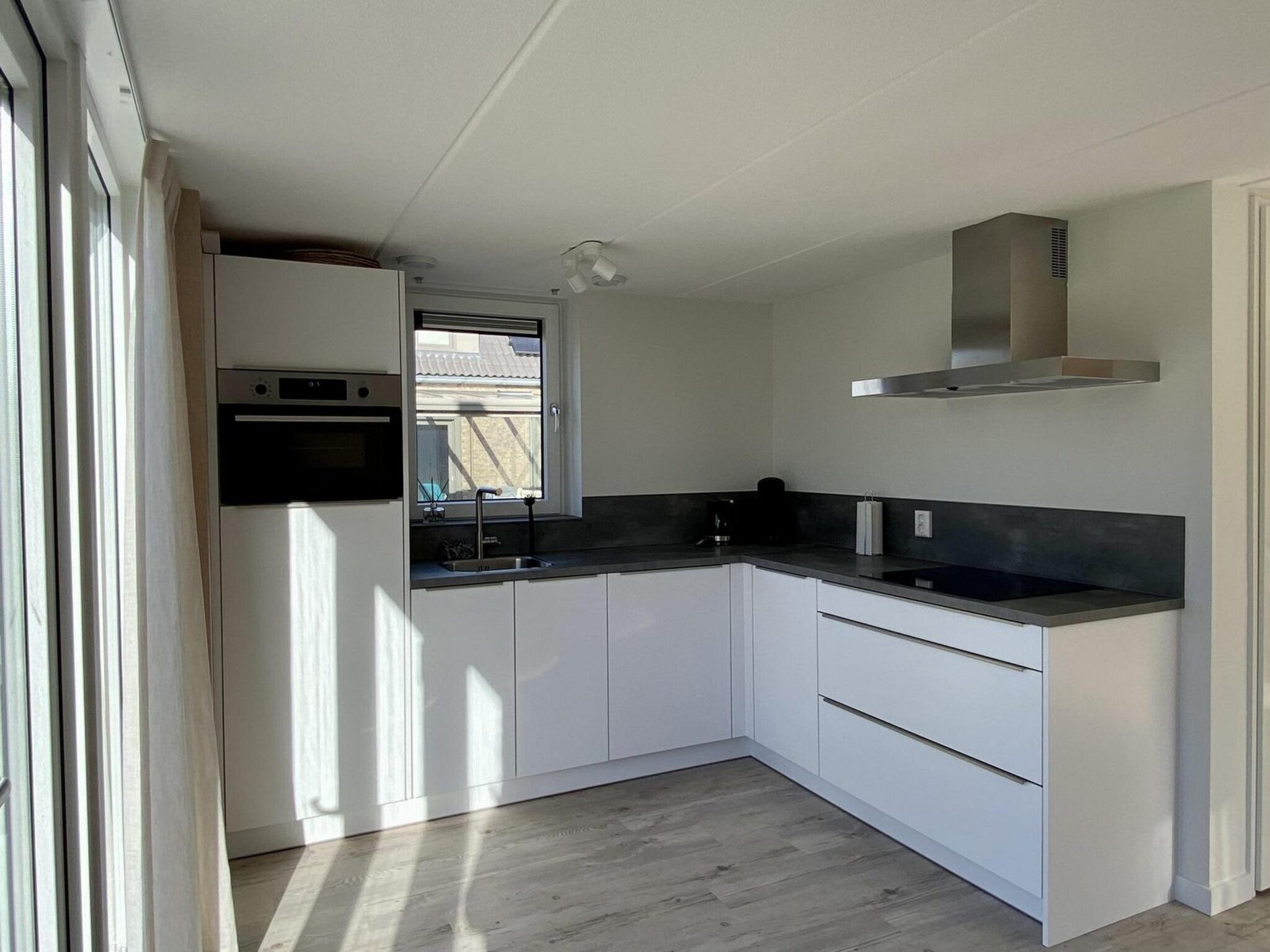 De keuken van De Wielen 72 in Sint Maarten