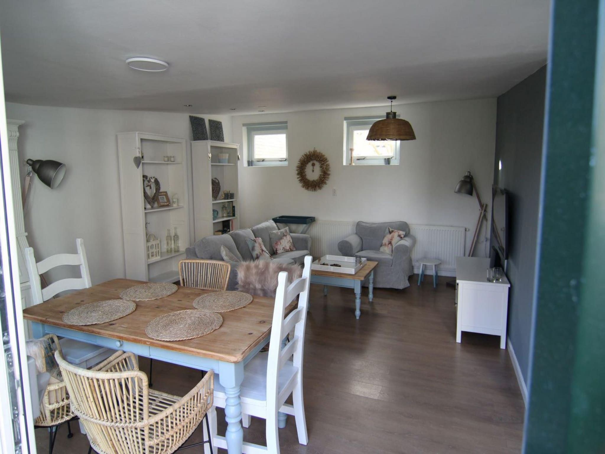 De eetkamer van Duinland 248 in Sint Maartenszee