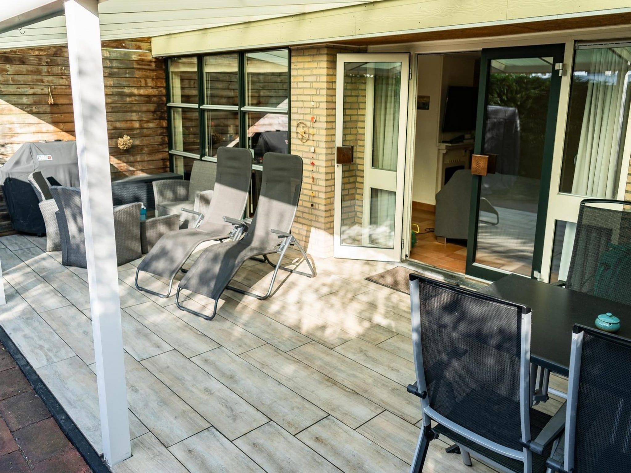 Het terras van De Schelp 08 in Sint Maartenszee