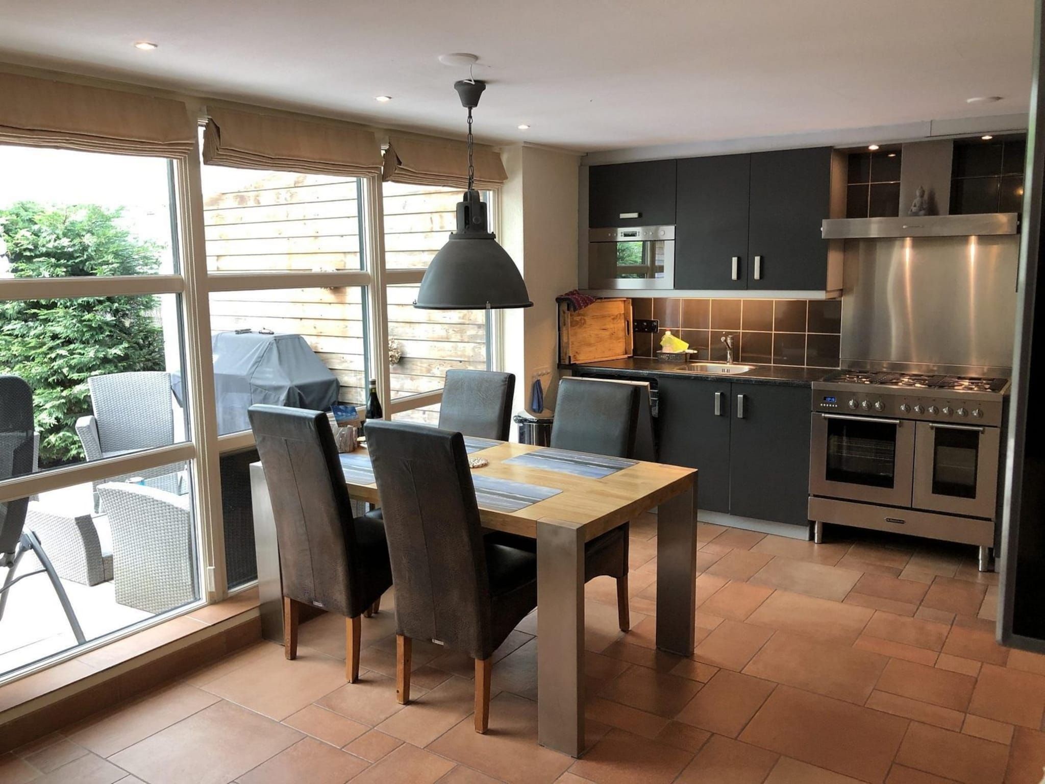 De eetkamer van De Schelp 08 in Sint Maartenszee