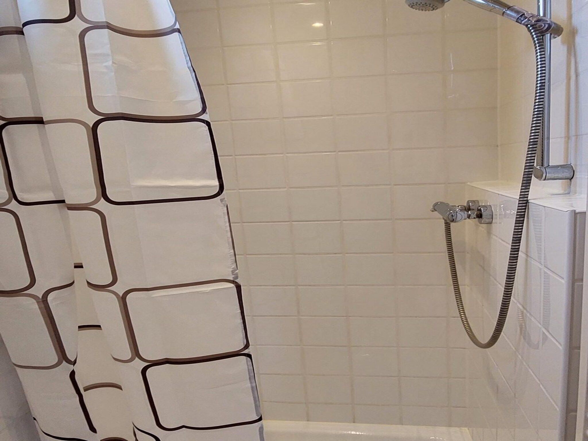 De badkamer van Eureka 13 in Sint Maartenszee