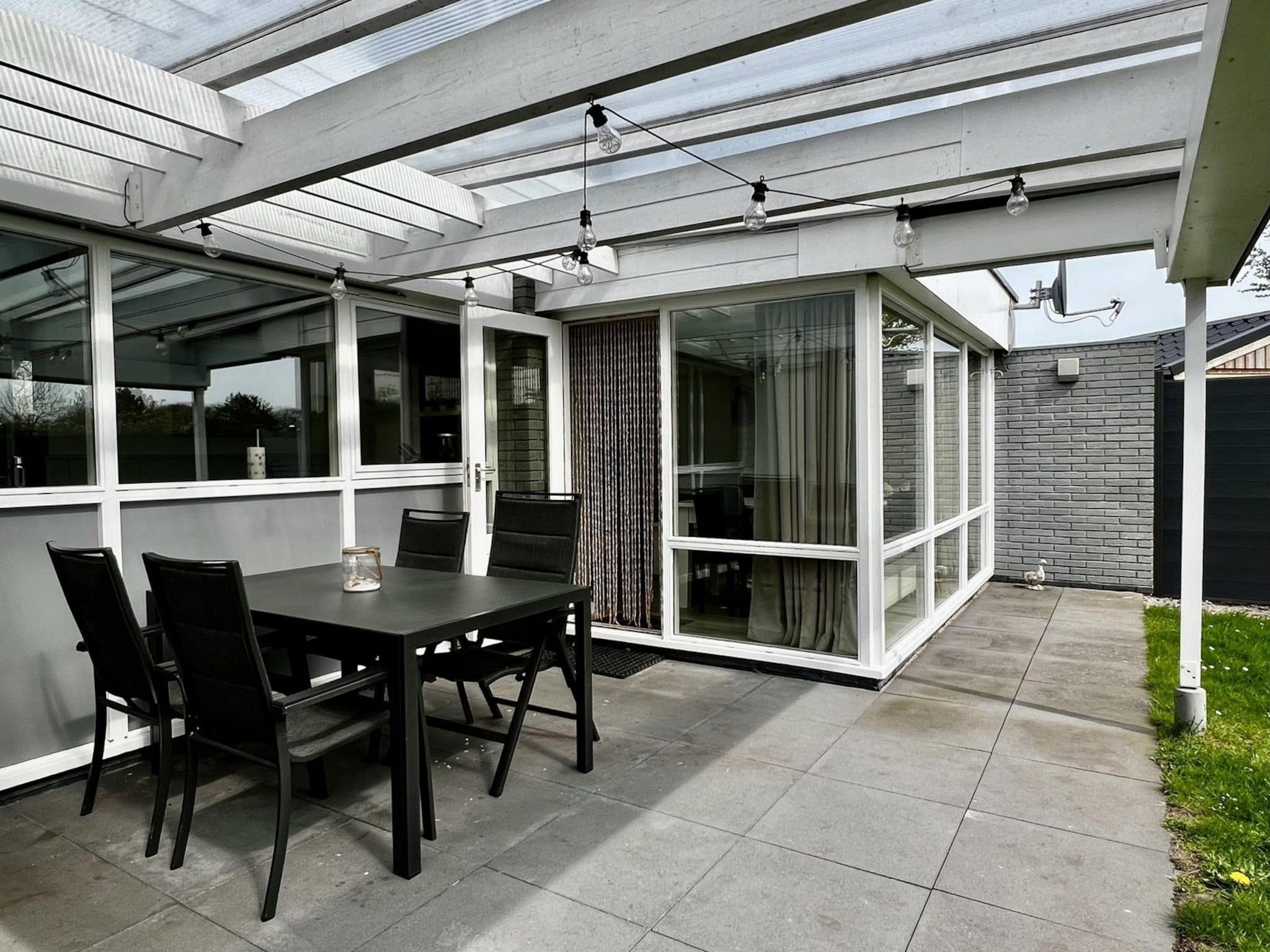 Het terras van De Schelp 27 in Sint Maartenszee