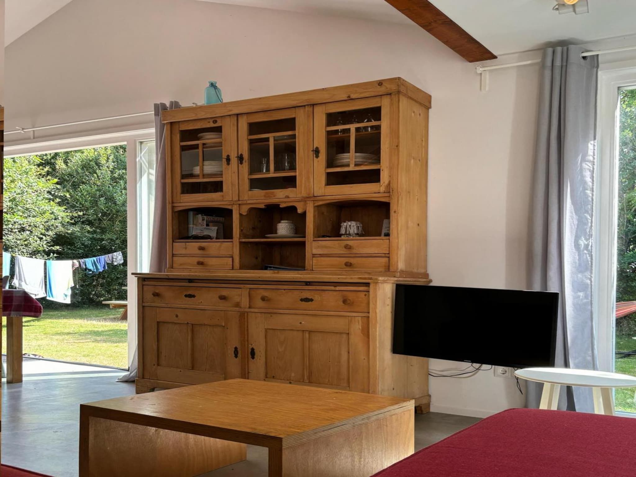De woonkamer van Eb en Vloed 45 in Sint Maartenszee