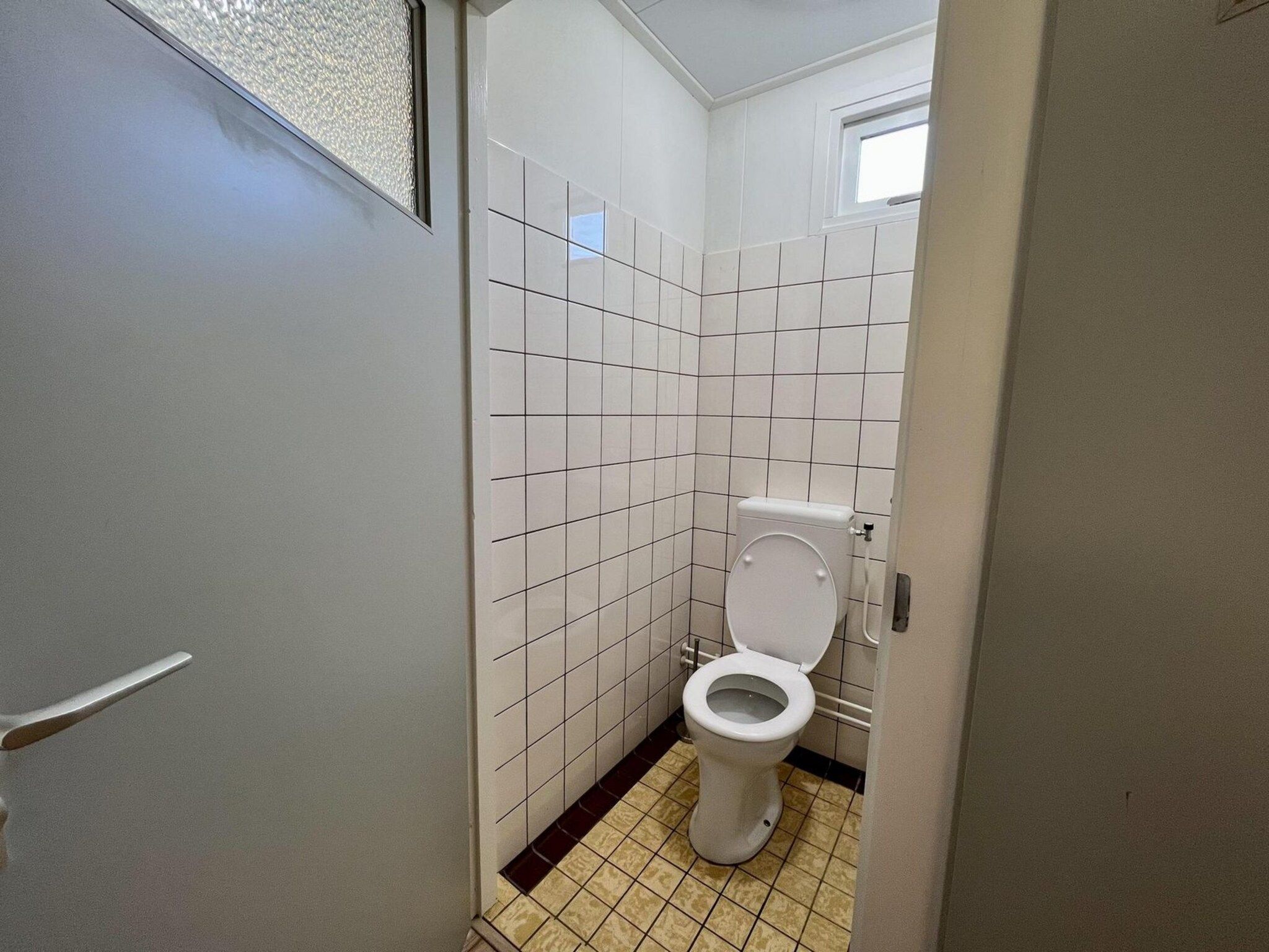 De badkamer van Eb en Vloed 55 in Sint Maartenszee