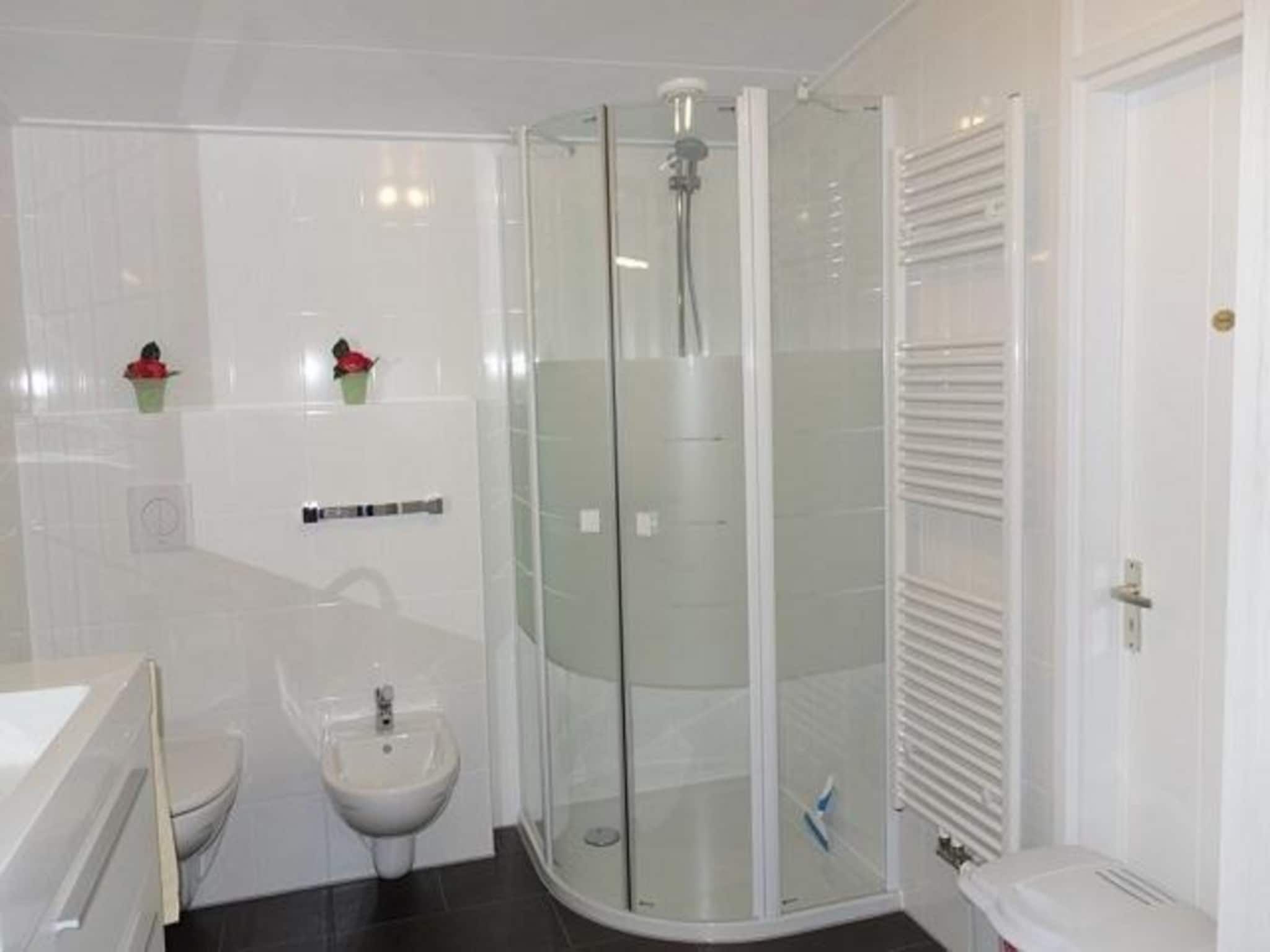 De badkamer van Eureka 032 in Sint Maartenszee