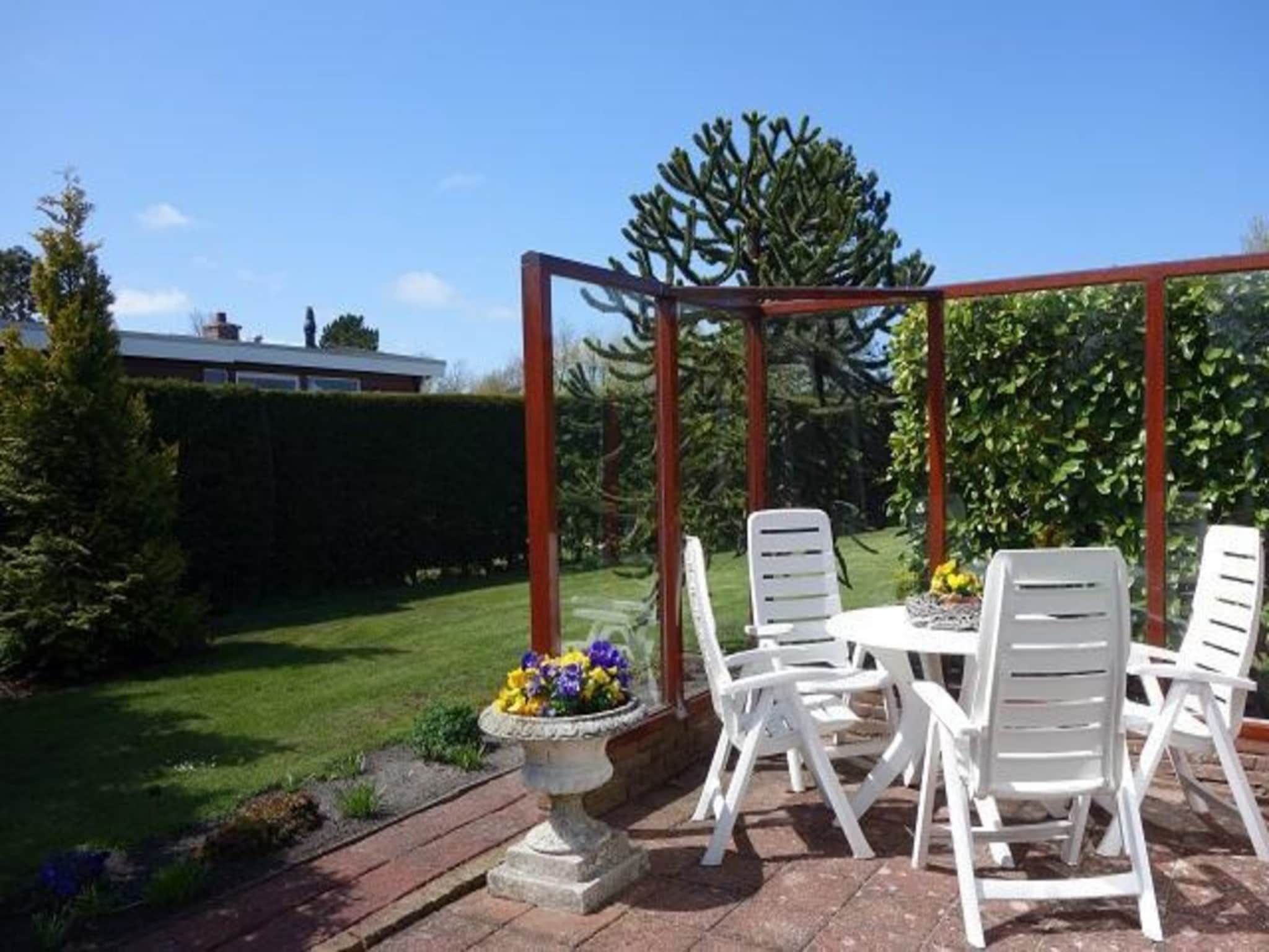 De tuin van Eureka 032 in Sint Maartenszee