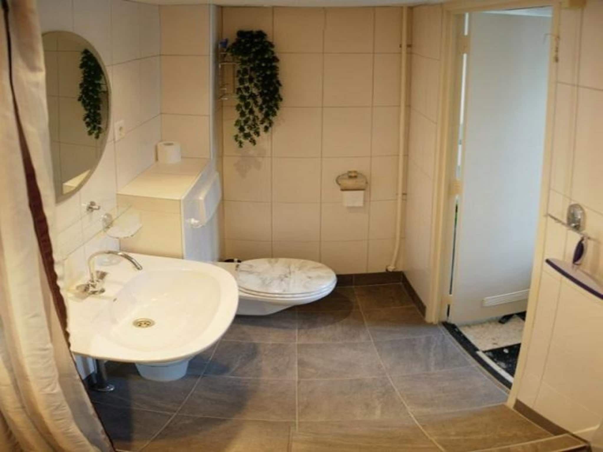 De badkamer van Eriksstraat 8 in Petten