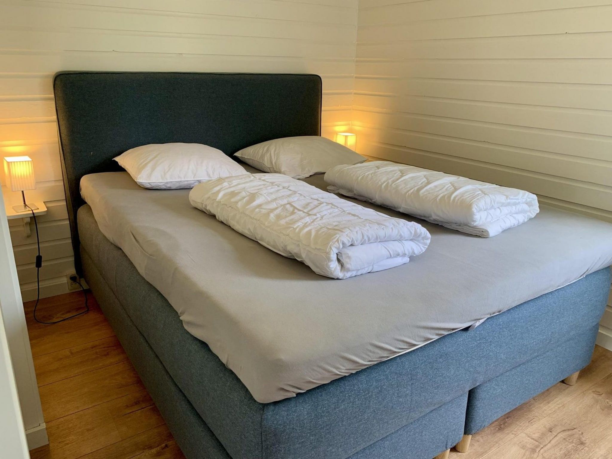 Een slaapkamer van Eureka 34 in Sint Maartensvlotbrug