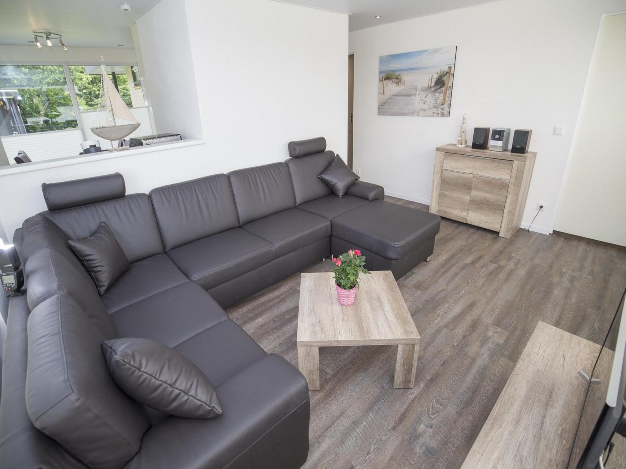 De woonkamer van Wildrijk 035 in Sint Maartenszee