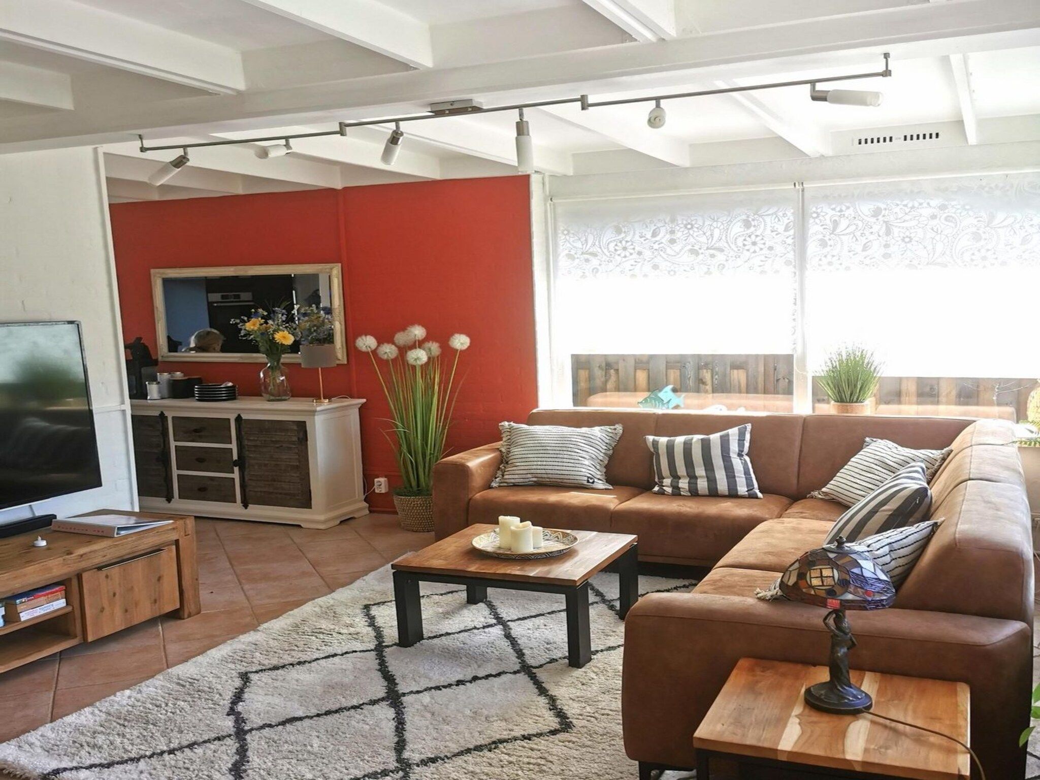De woonkamer van Wildrijk 108 in Sint Maartenszee
