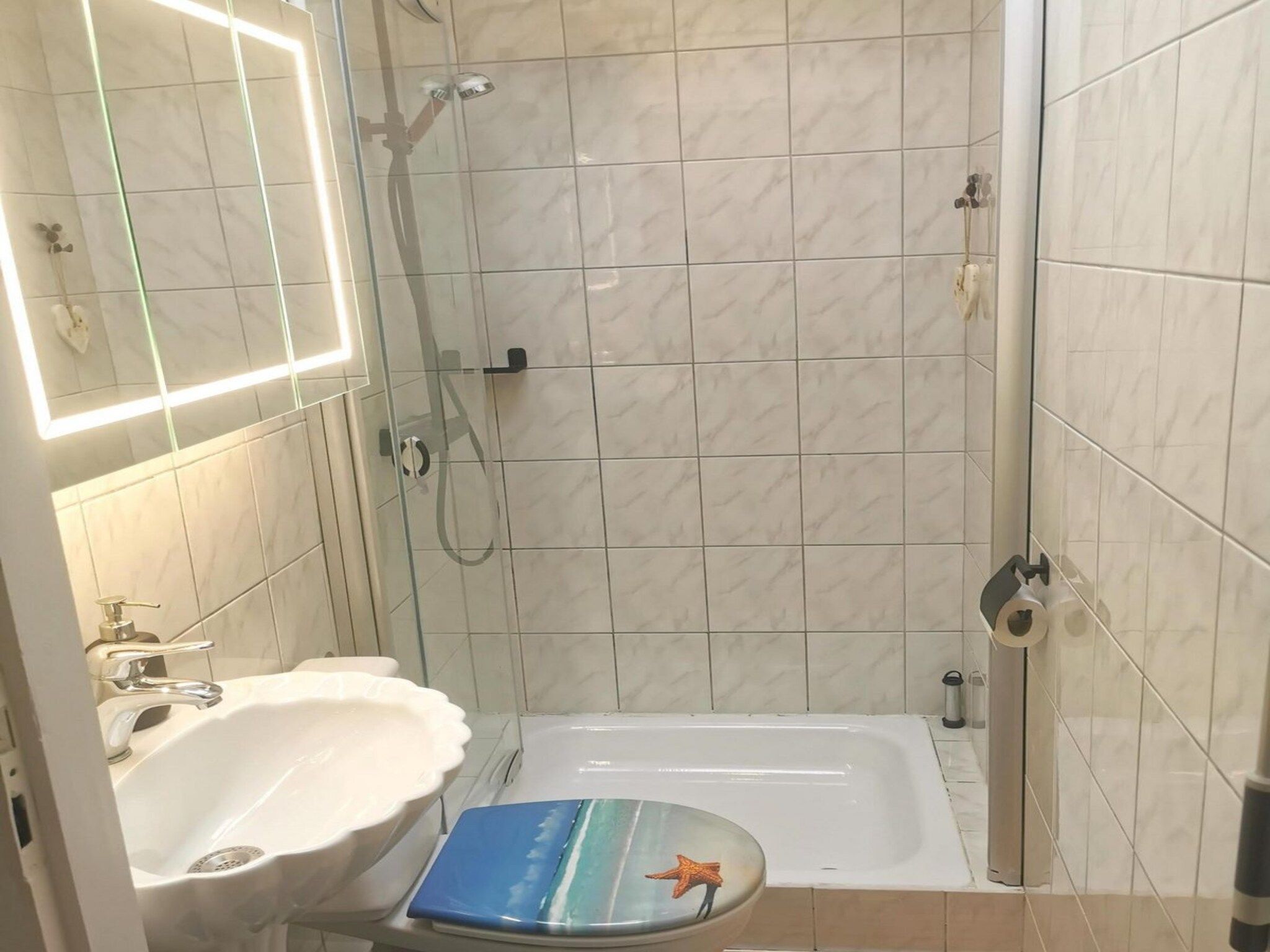 De badkamer van Wildrijk 108 in Sint Maartenszee
