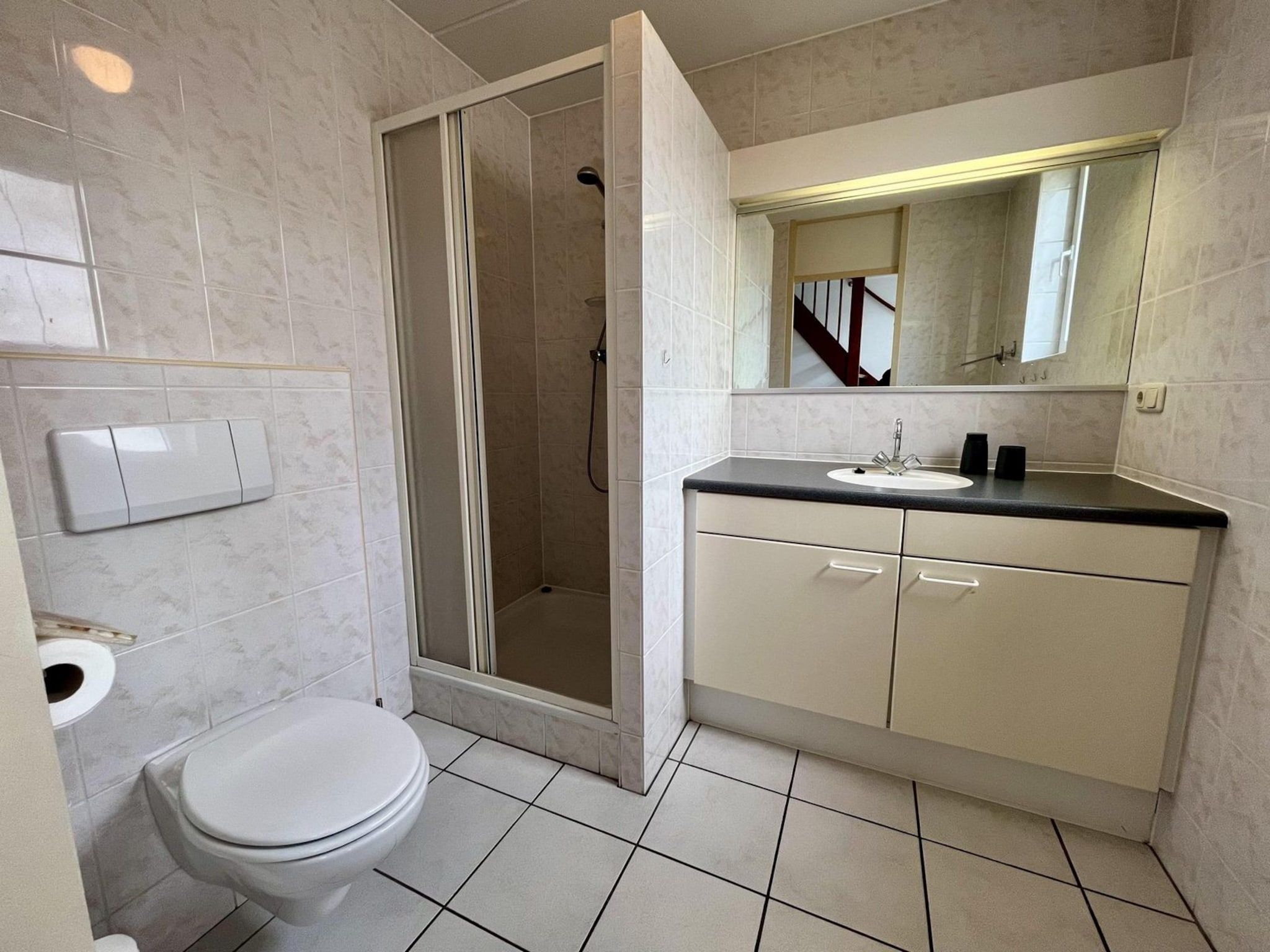 De badkamer van Campanula 55 in Sint Maartenszee