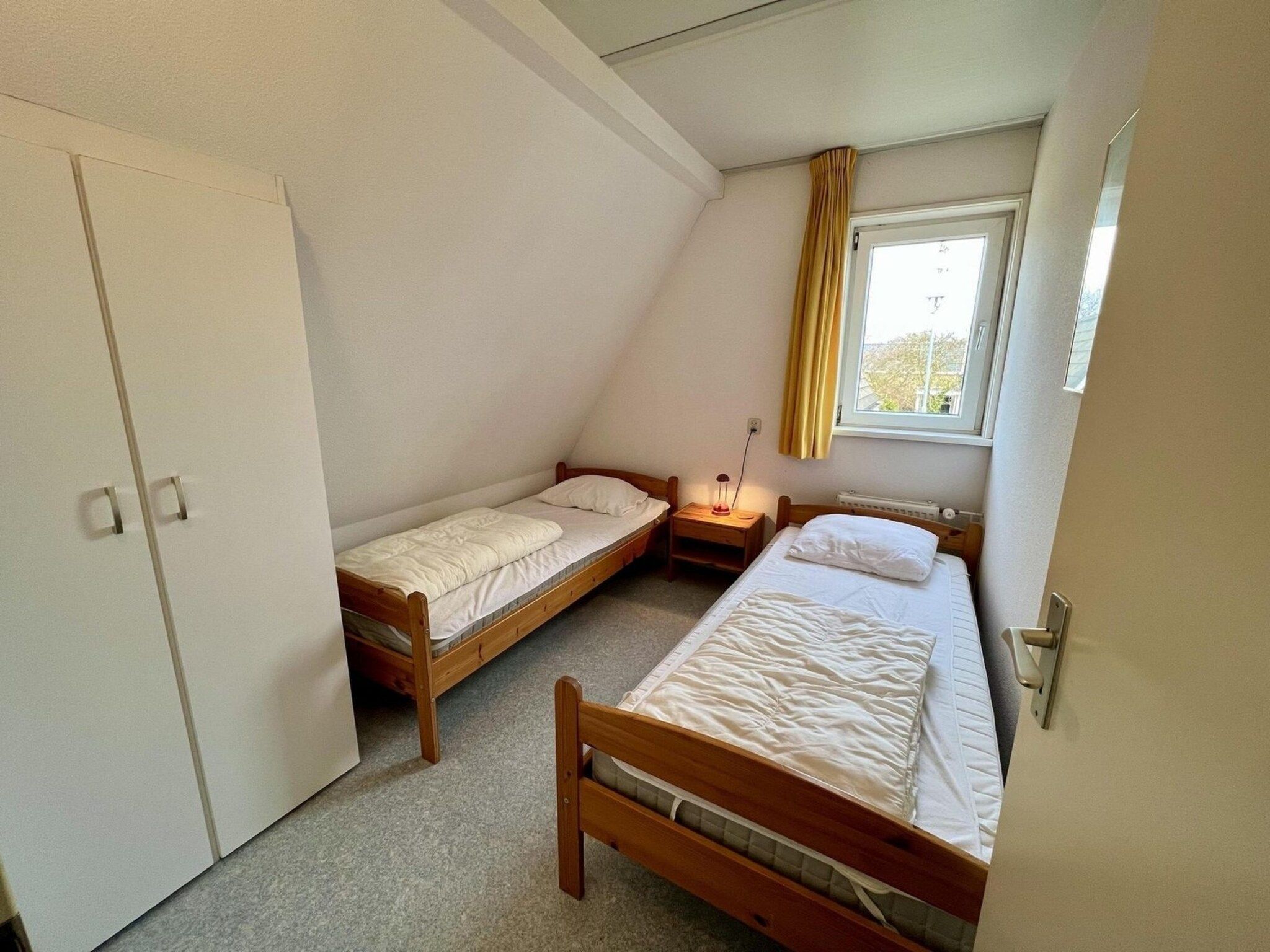 De badkamer van Campanula 55 in Sint Maartenszee