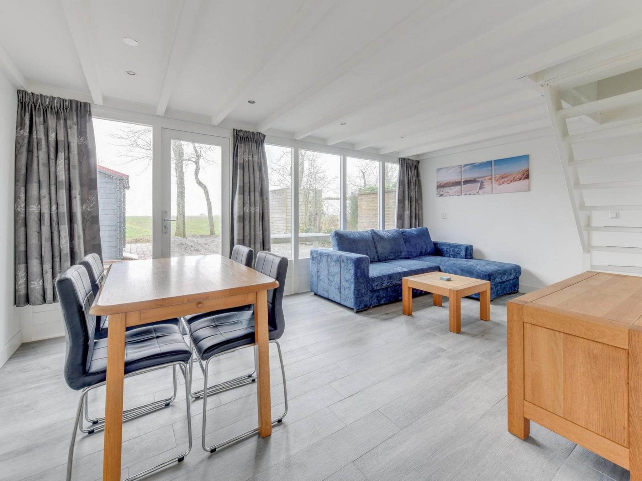 De woonkamer van Gudea 1 in Sint Maartensbrug