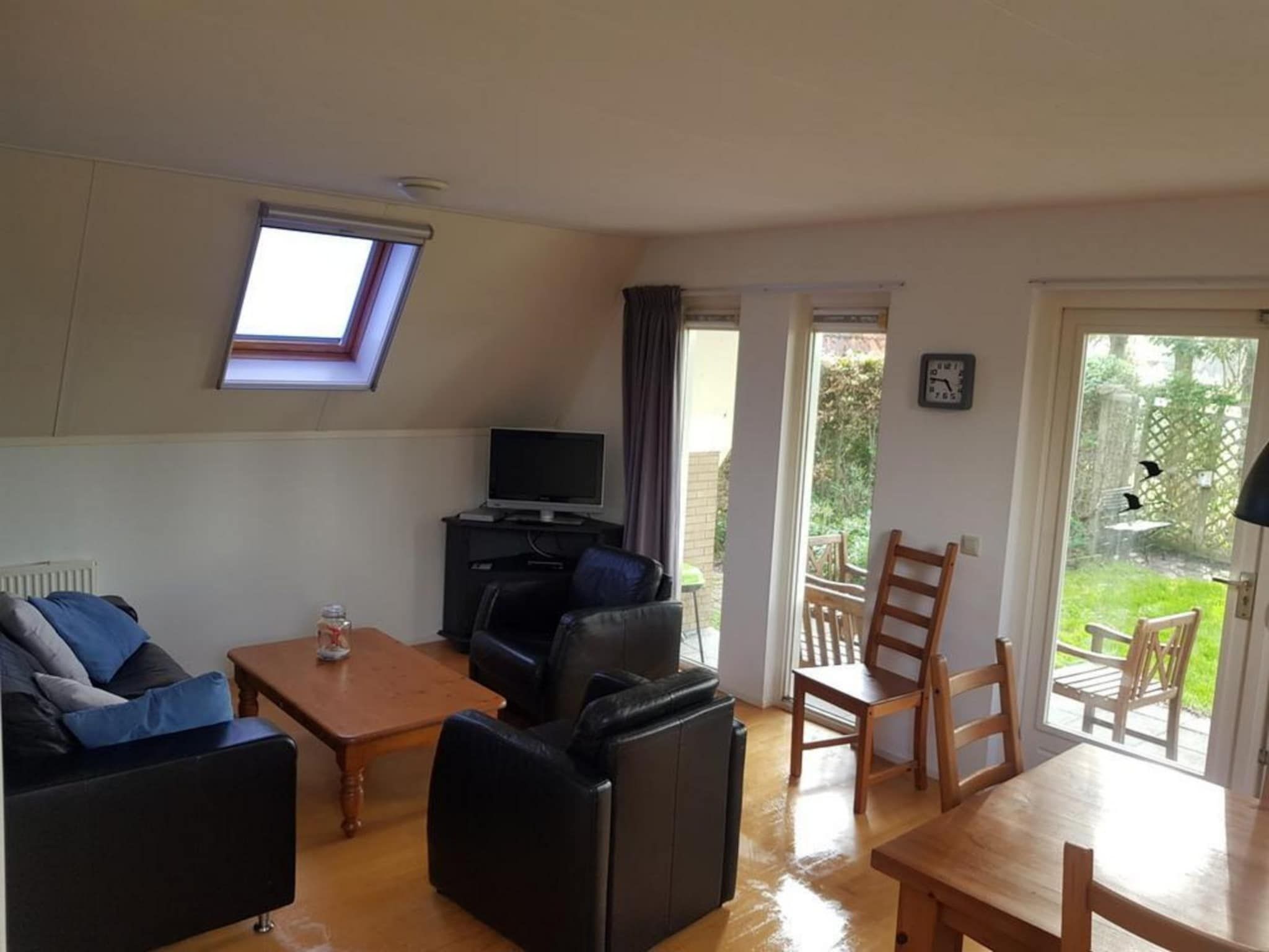 De woonkamer van Vogelvrij 5 in Burgerbrug