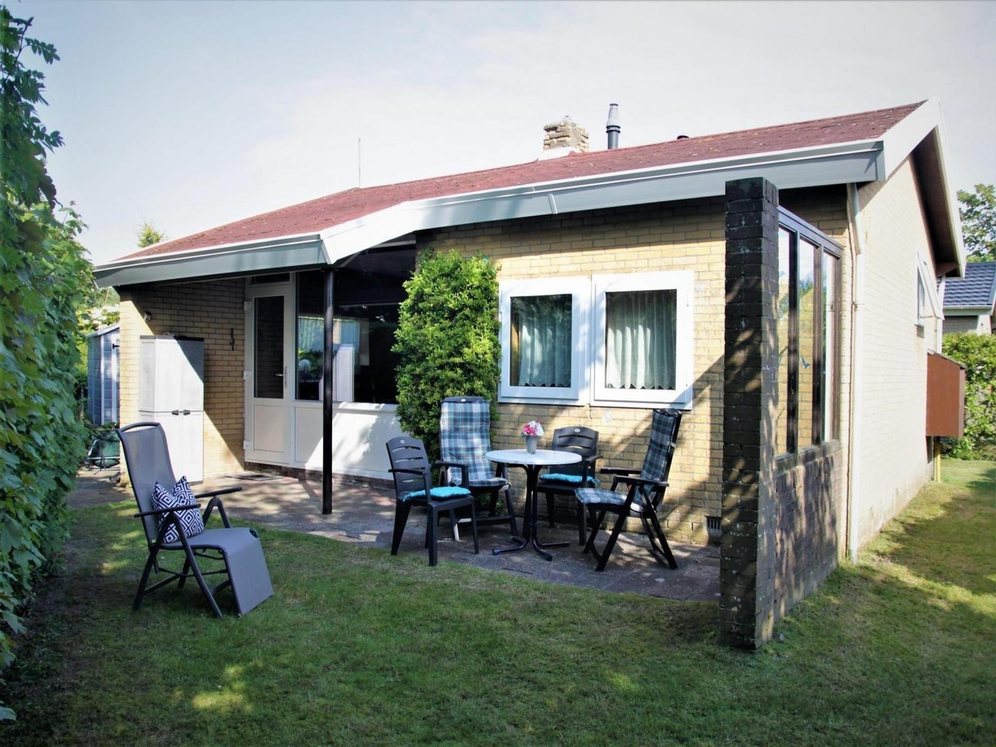 De tuin van Zeewaard 20 in Sint Maartenszee