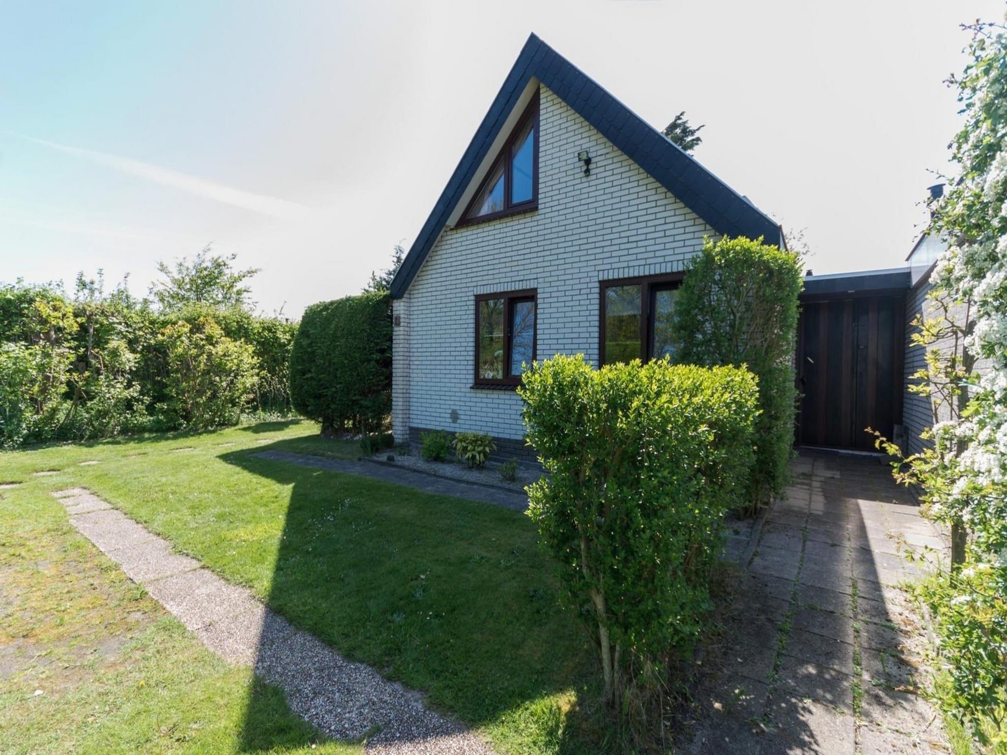 De buitenkant van Belkmerduinen 01 in Sint Maartenszee