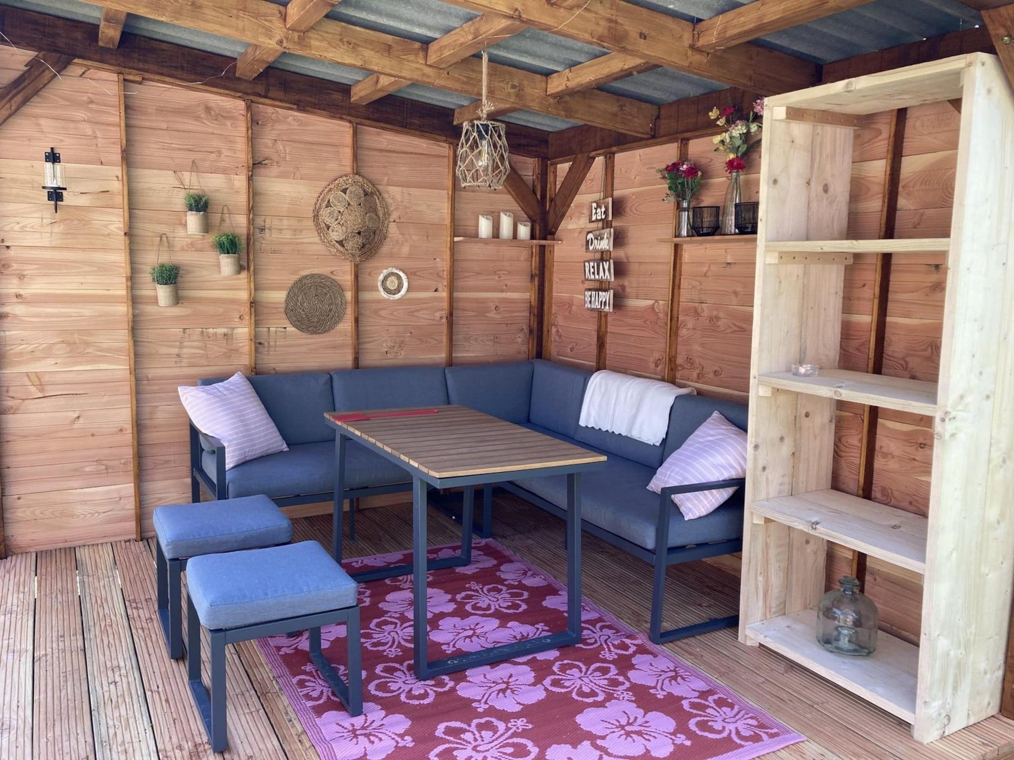 Het terras van Campanula 225 in Sint Maartenszee