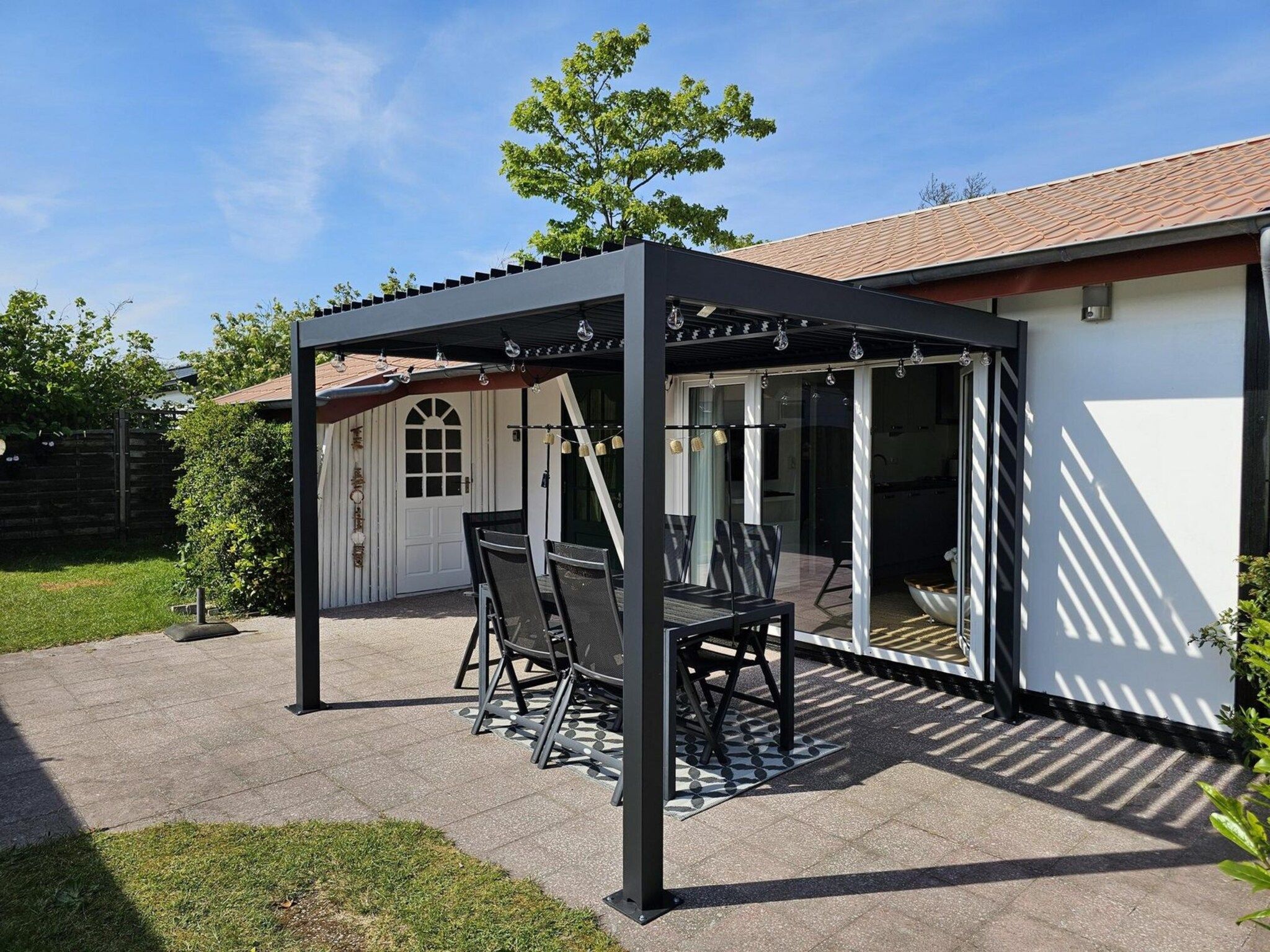 Het terras van Eb en Vloed 62 in Sint Maartenszee