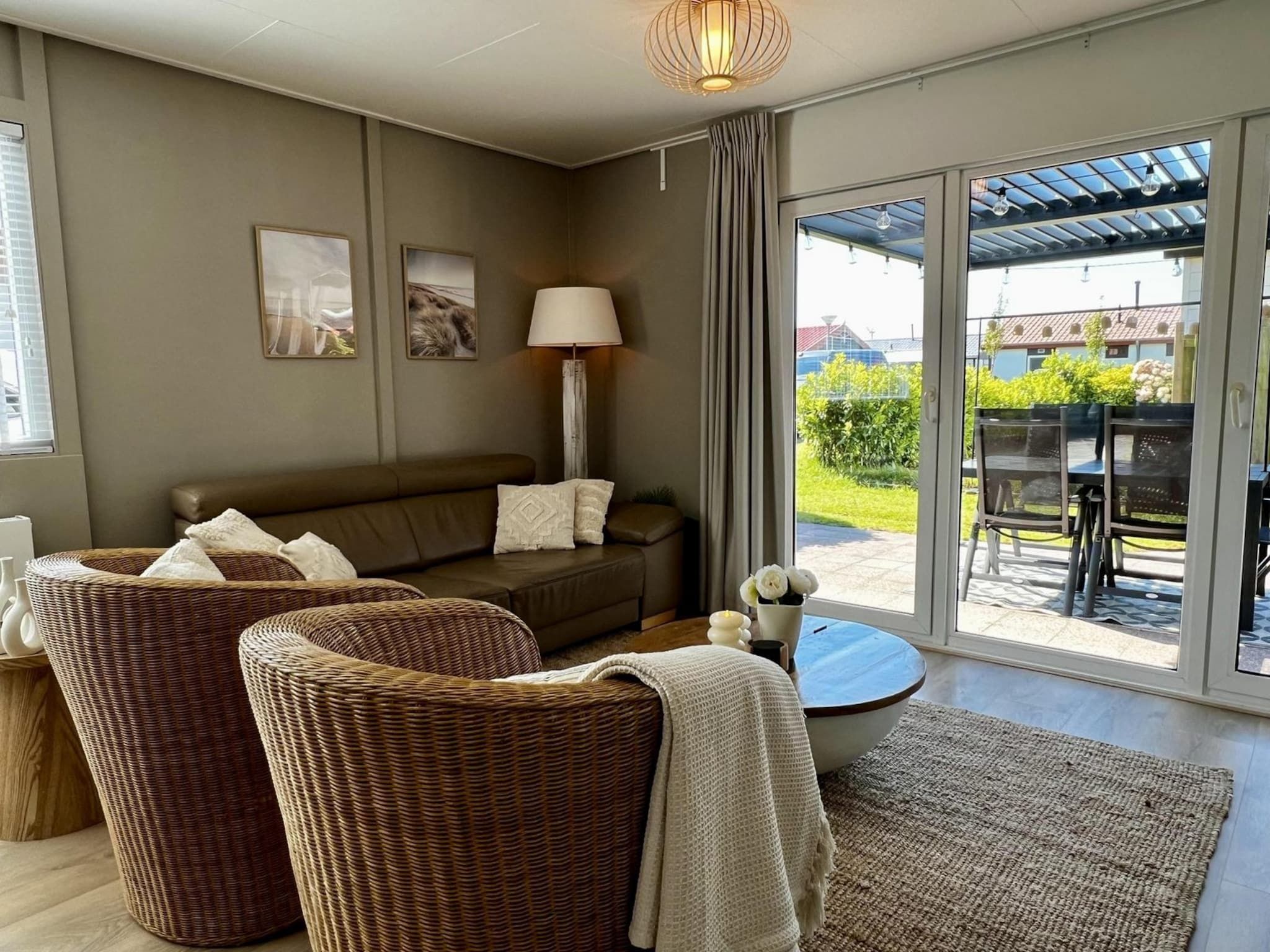 De woonkamer van Eb en Vloed 62 in Sint Maartenszee
