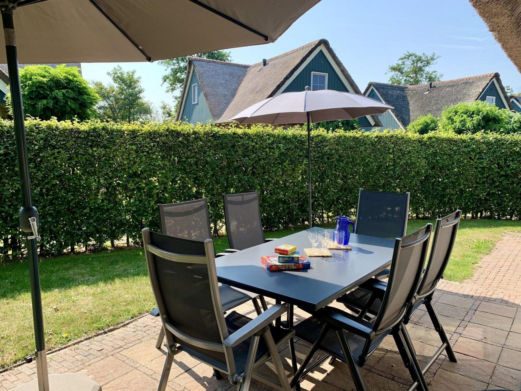 Het terras van Anzelhoef 7 in Sint Maartenszee