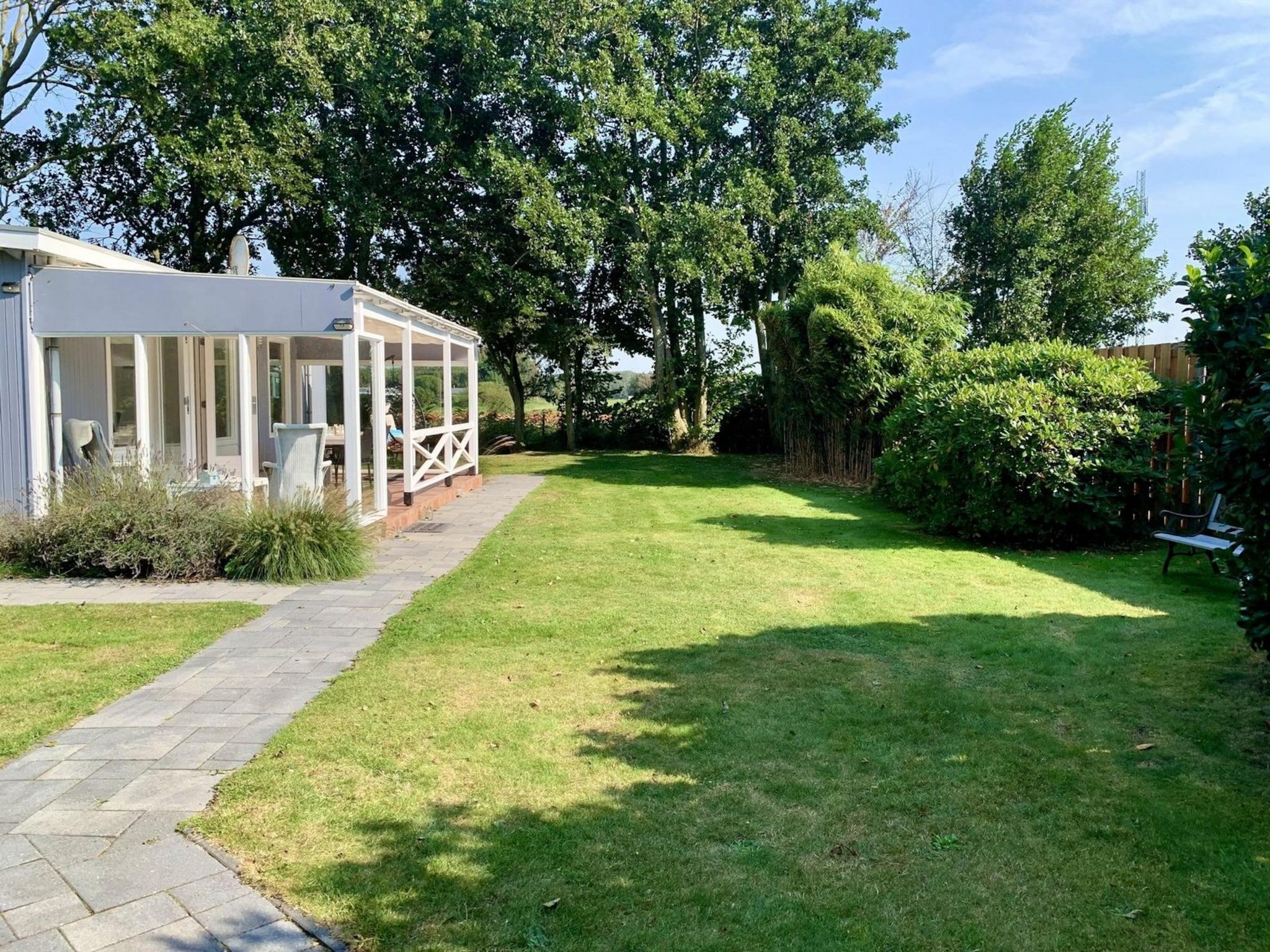 De tuin van Eureka 075 in Sint Maartenszee