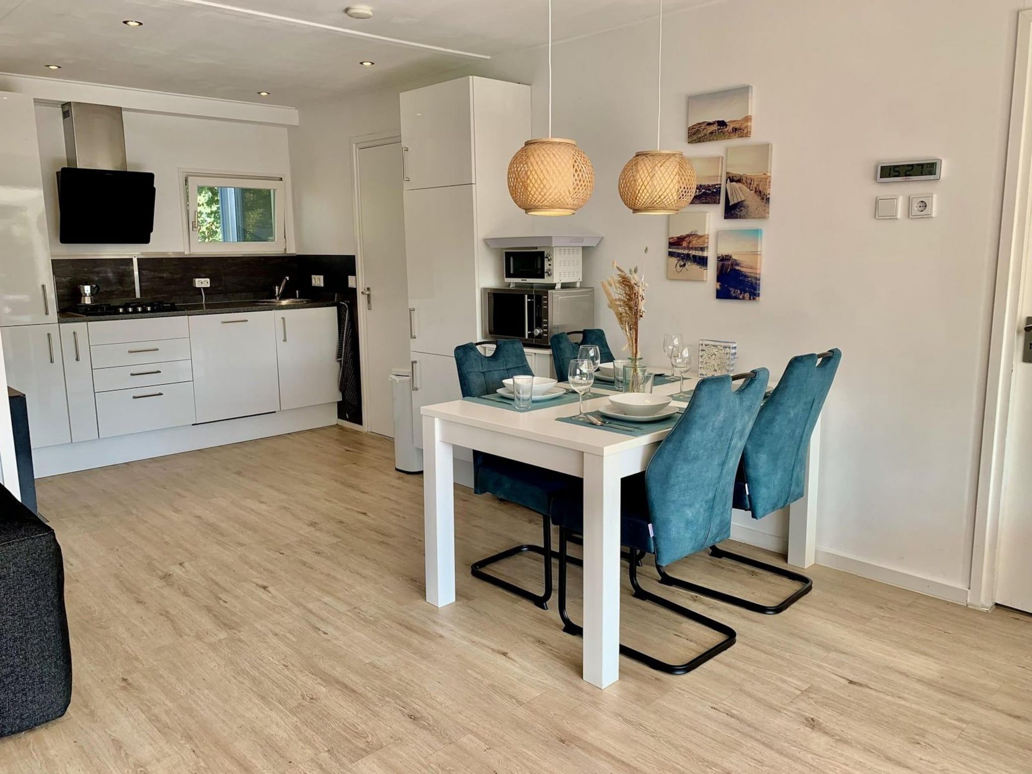 De eetkamer van Eureka 075 in Sint Maartenszee