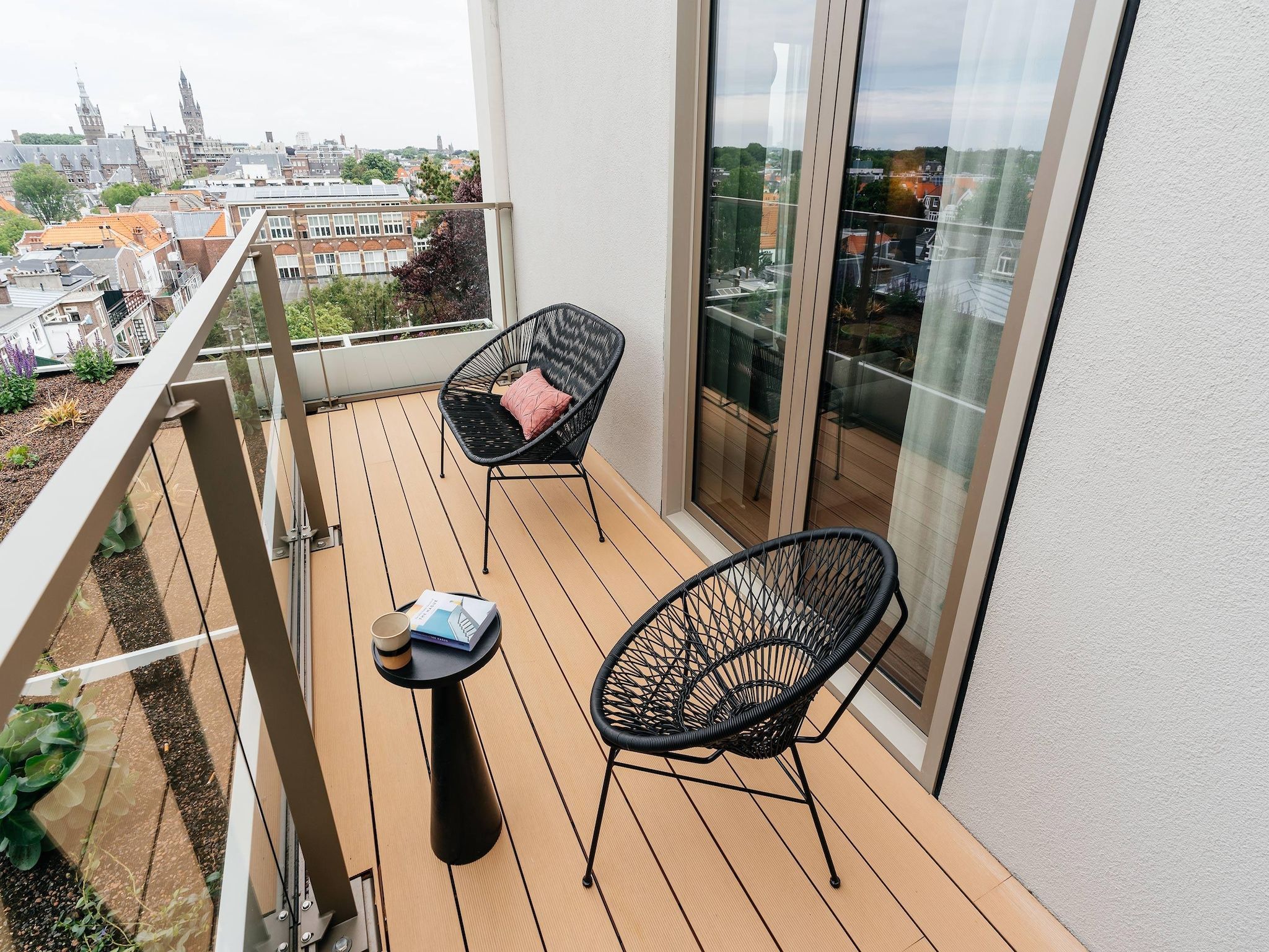 Het terras van Walden 6 in Den Haag