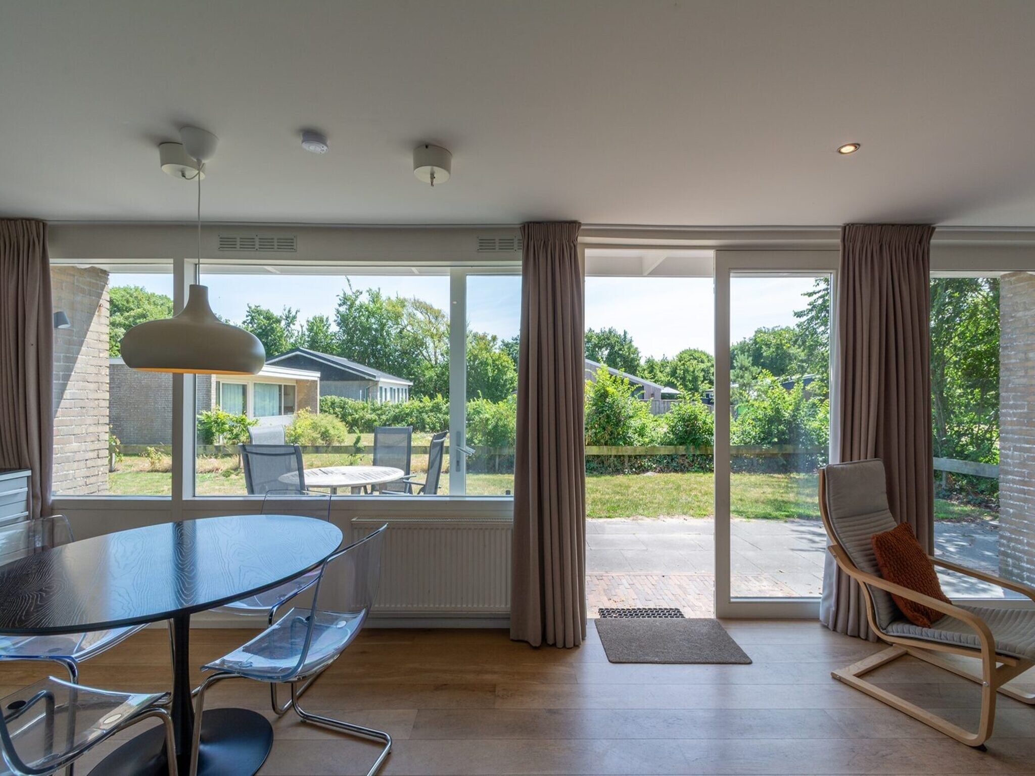 De eetkamer van Garnekuul 73 in Callantsoog
