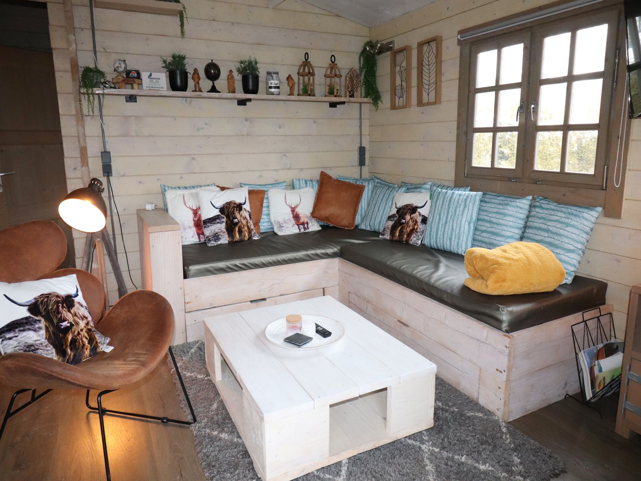 De woonkamer van VT 99 in Tzummarum