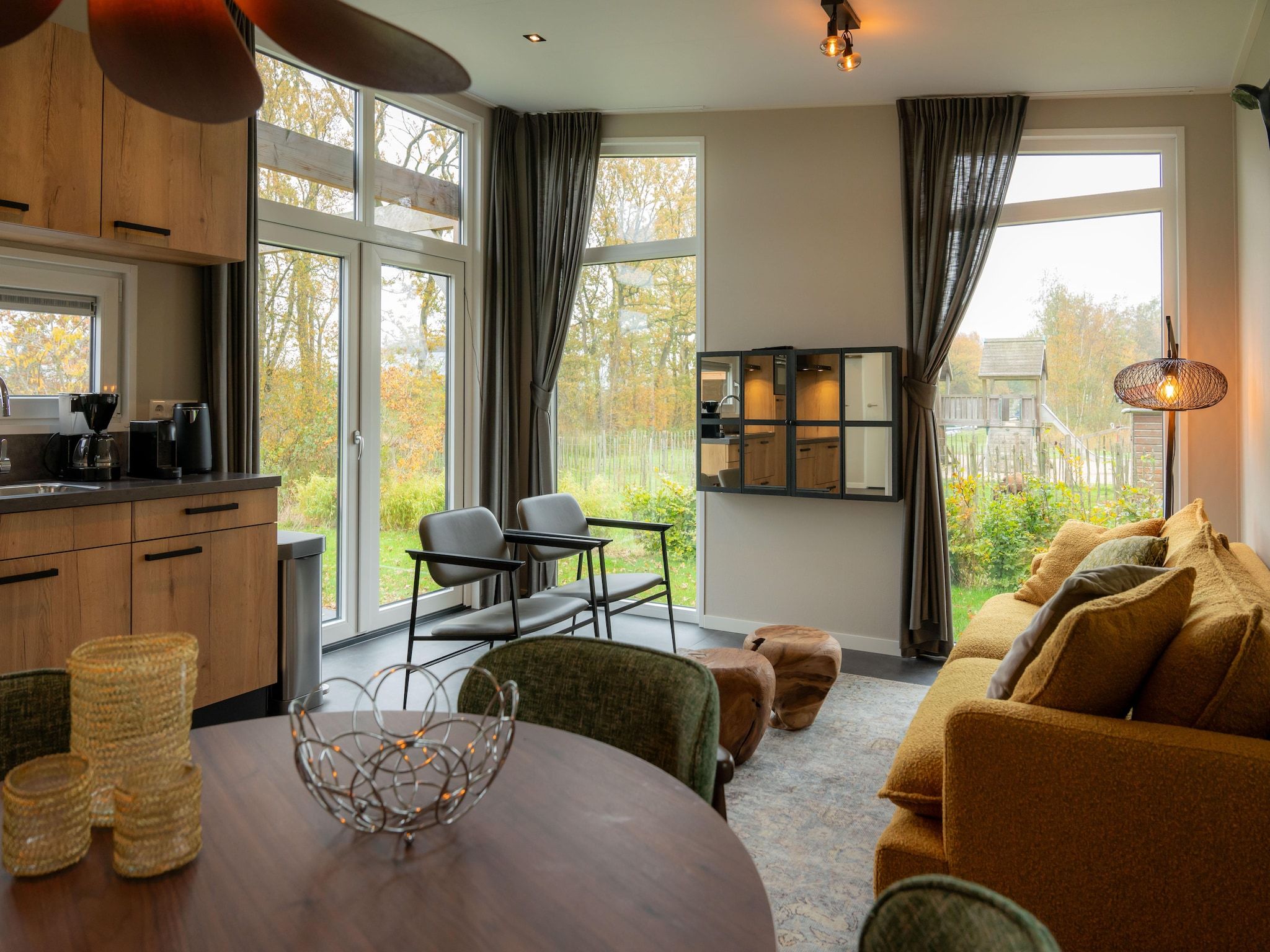 De woonkamer van Oan't Wetter in Sint Nicolaasga