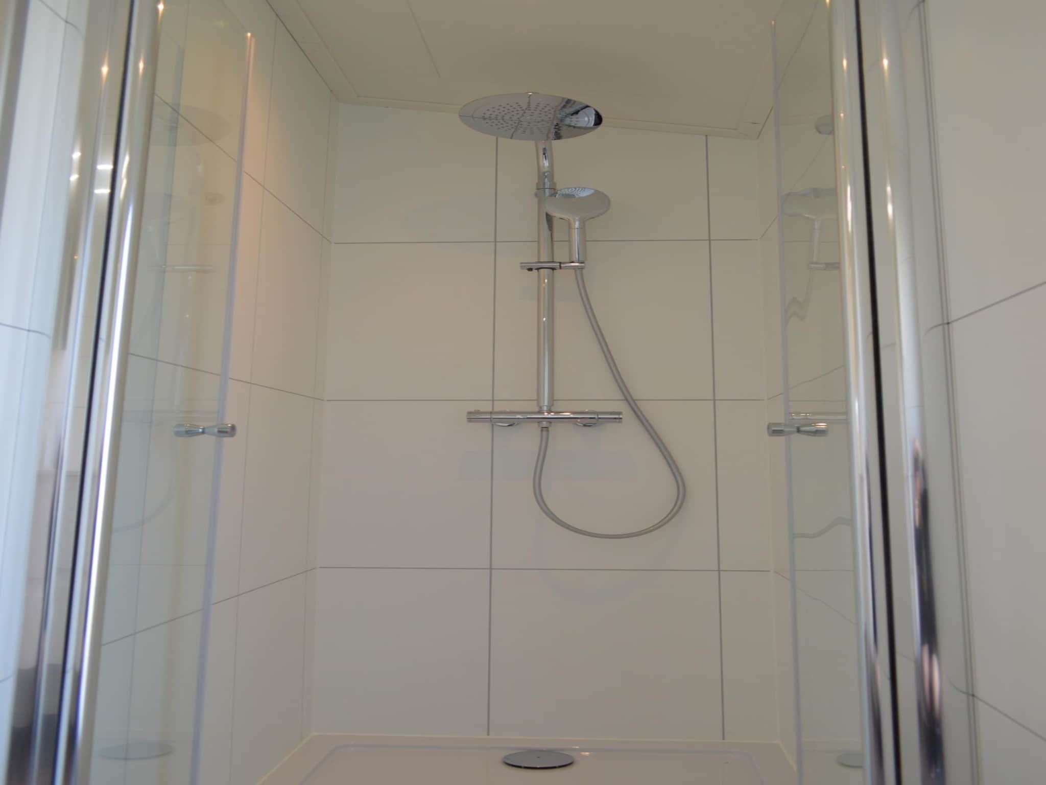 De badkamer van Schaelsbergerbosch - 2 Bathrooms, Fireplace & Garden Shed in Bemelen
