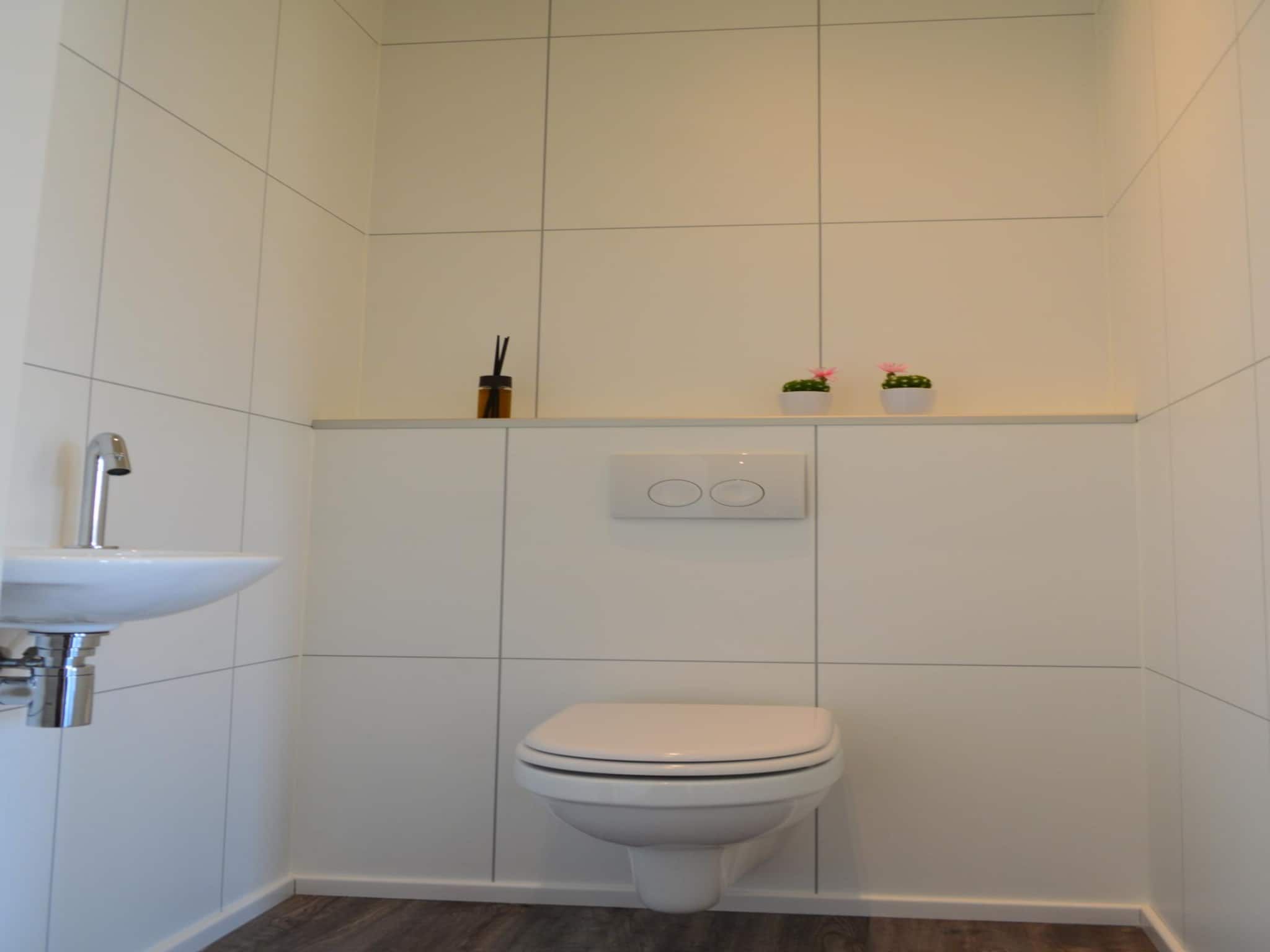 De badkamer van Schaelsbergerbosch - 2 Bathrooms, Fireplace & Garden Shed in Bemelen