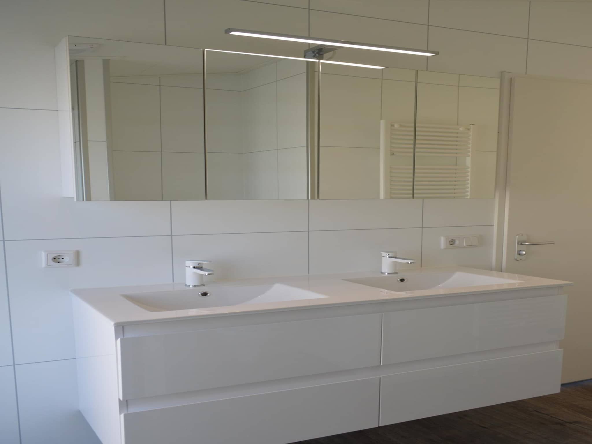 De badkamer van Schaelsbergerbosch - 2 Bathrooms, Fireplace & Garden Shed in Bemelen