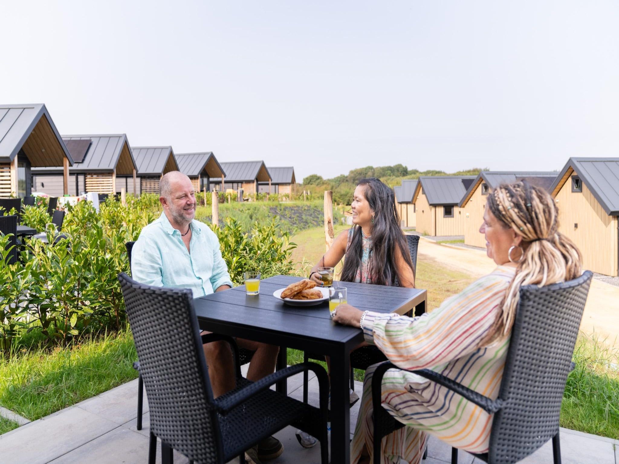 Het terras van Berg Lodge in Bemelen