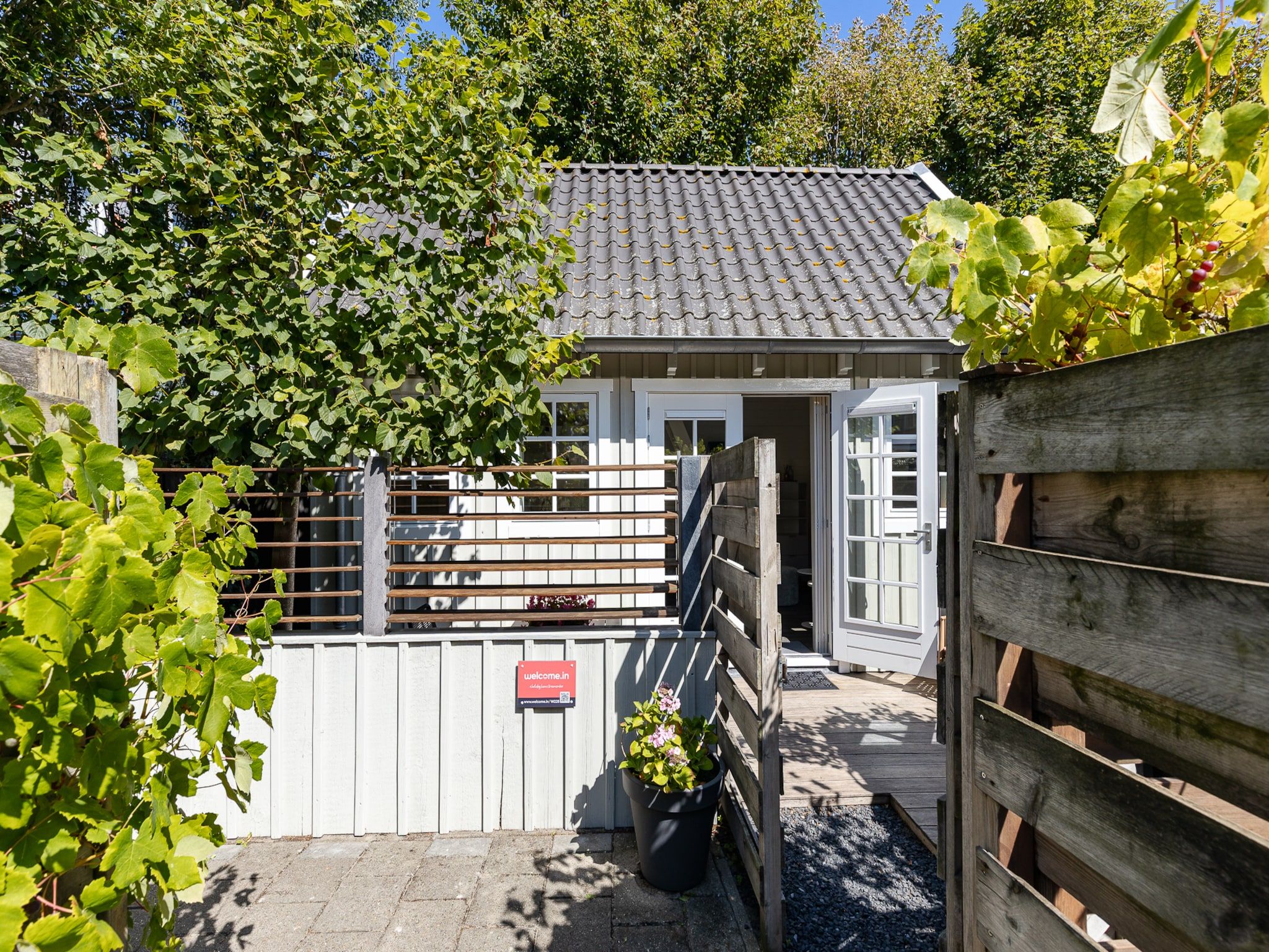Het terras van Lijsterhofstraat 13 - Knusse vakantiewoning nabij strand en centrum in Domburg