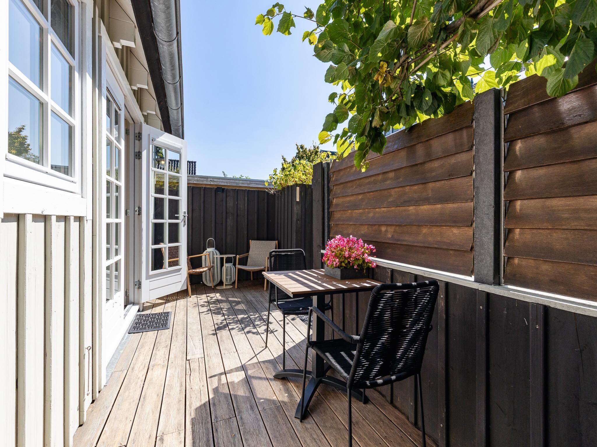 Het terras van Lijsterhofstraat 13 - Knusse vakantiewoning nabij strand en centrum in Domburg