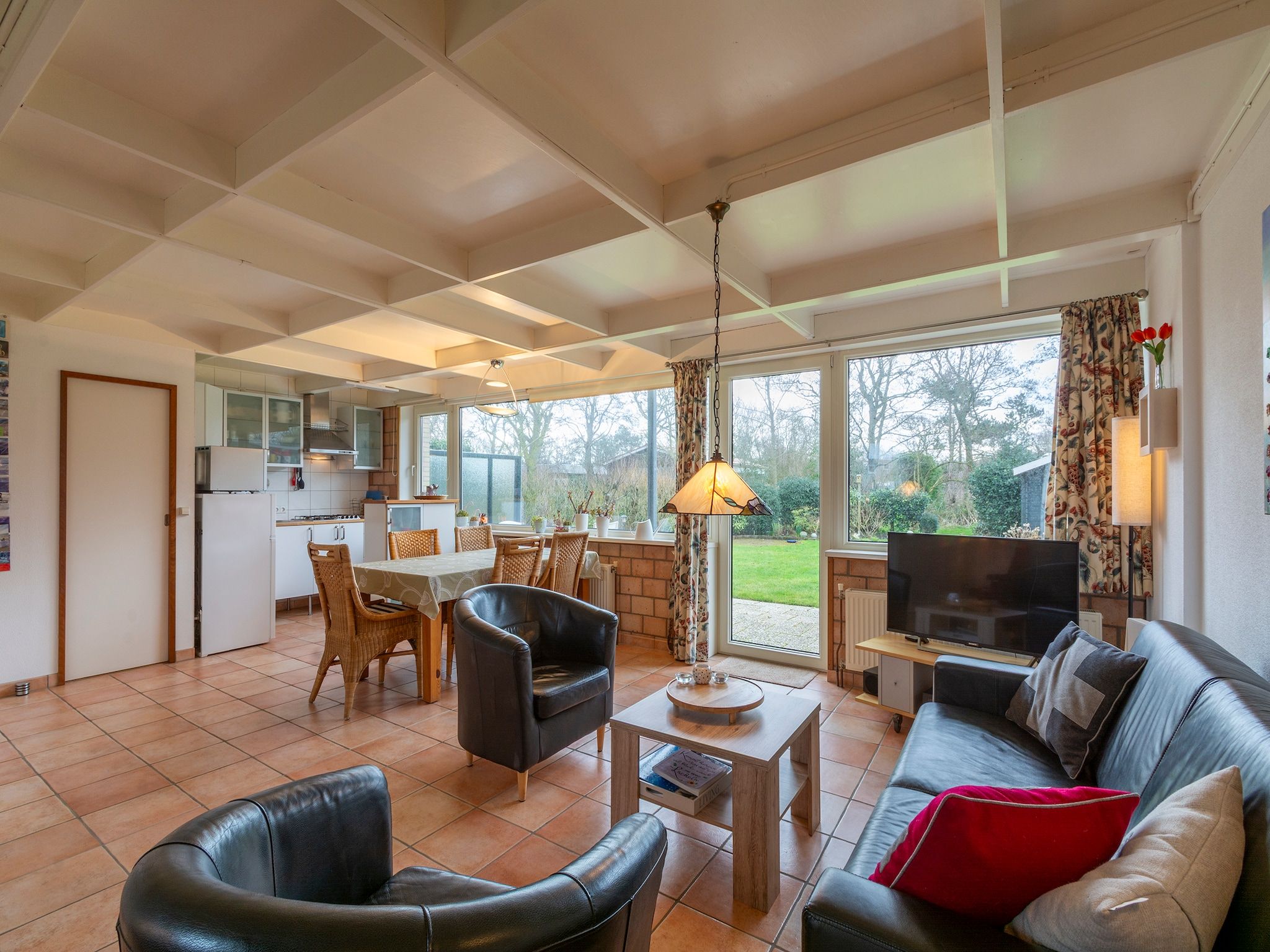 De woonkamer van Garnekuul 15 in Callantsoog