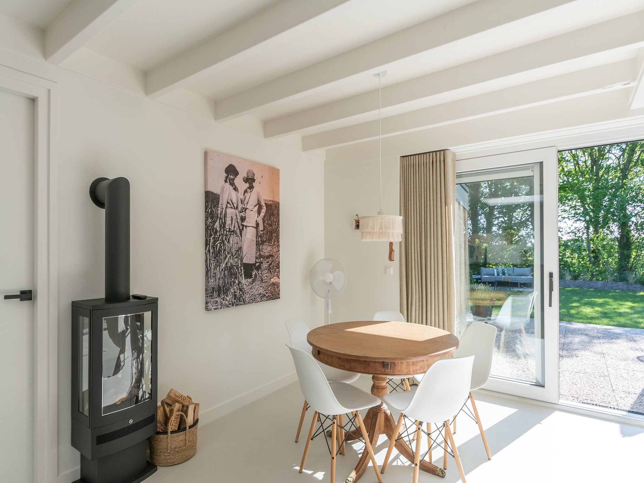 De eetkamer van Beach Bungalow Sint aan Zee in Sint Maartenszee
