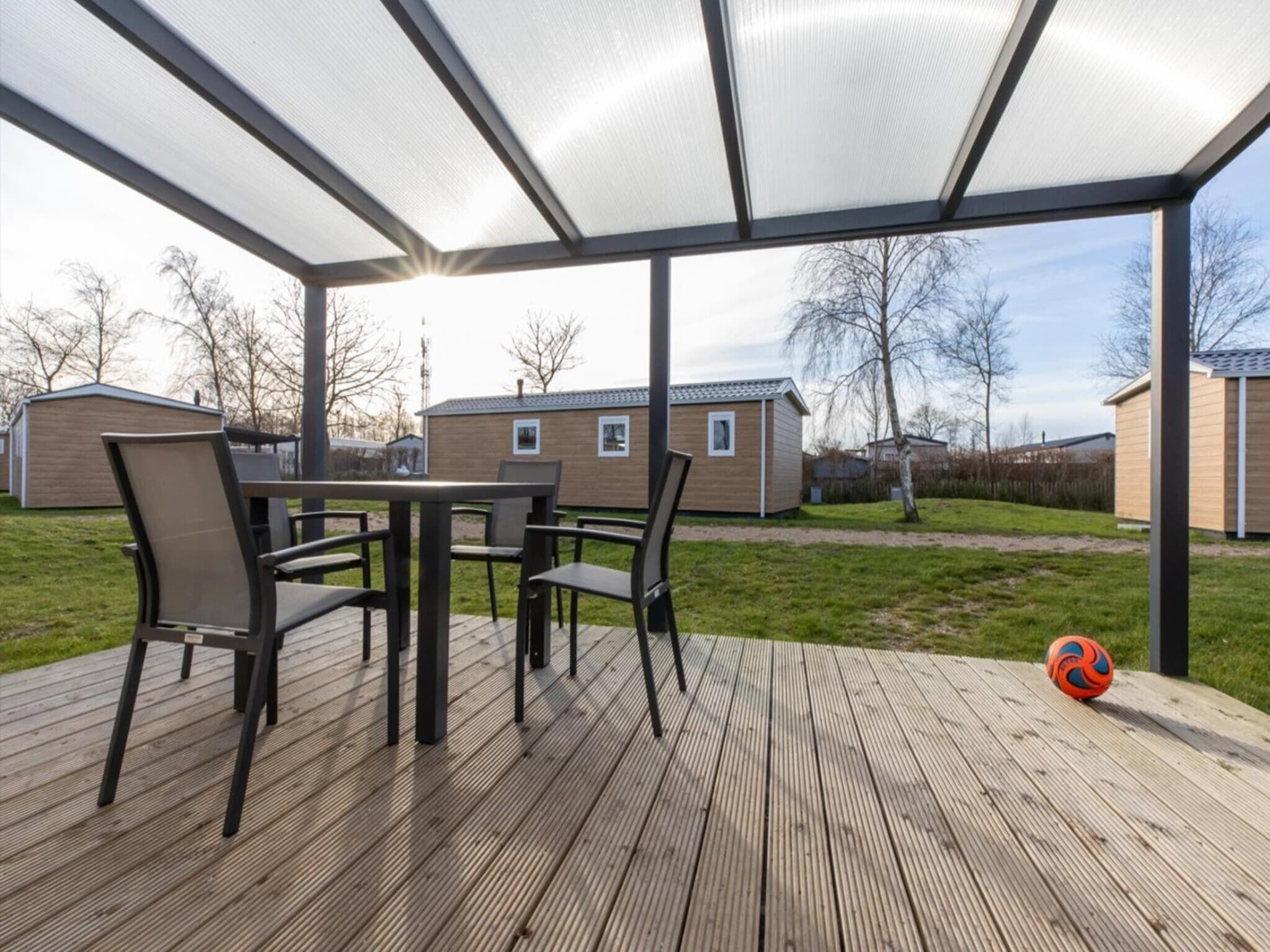 Het uitzicht vanaf Chalet - Camping de Duinhoeve 'Bosdier' in Burgh-Haamstede