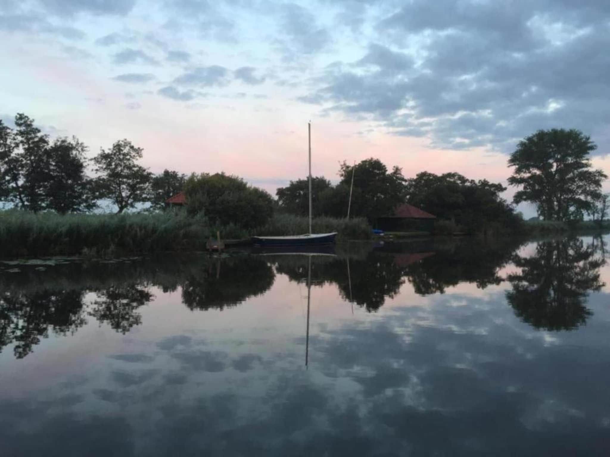 De omgeving van Docklodge 42 in Delfstrahuizen